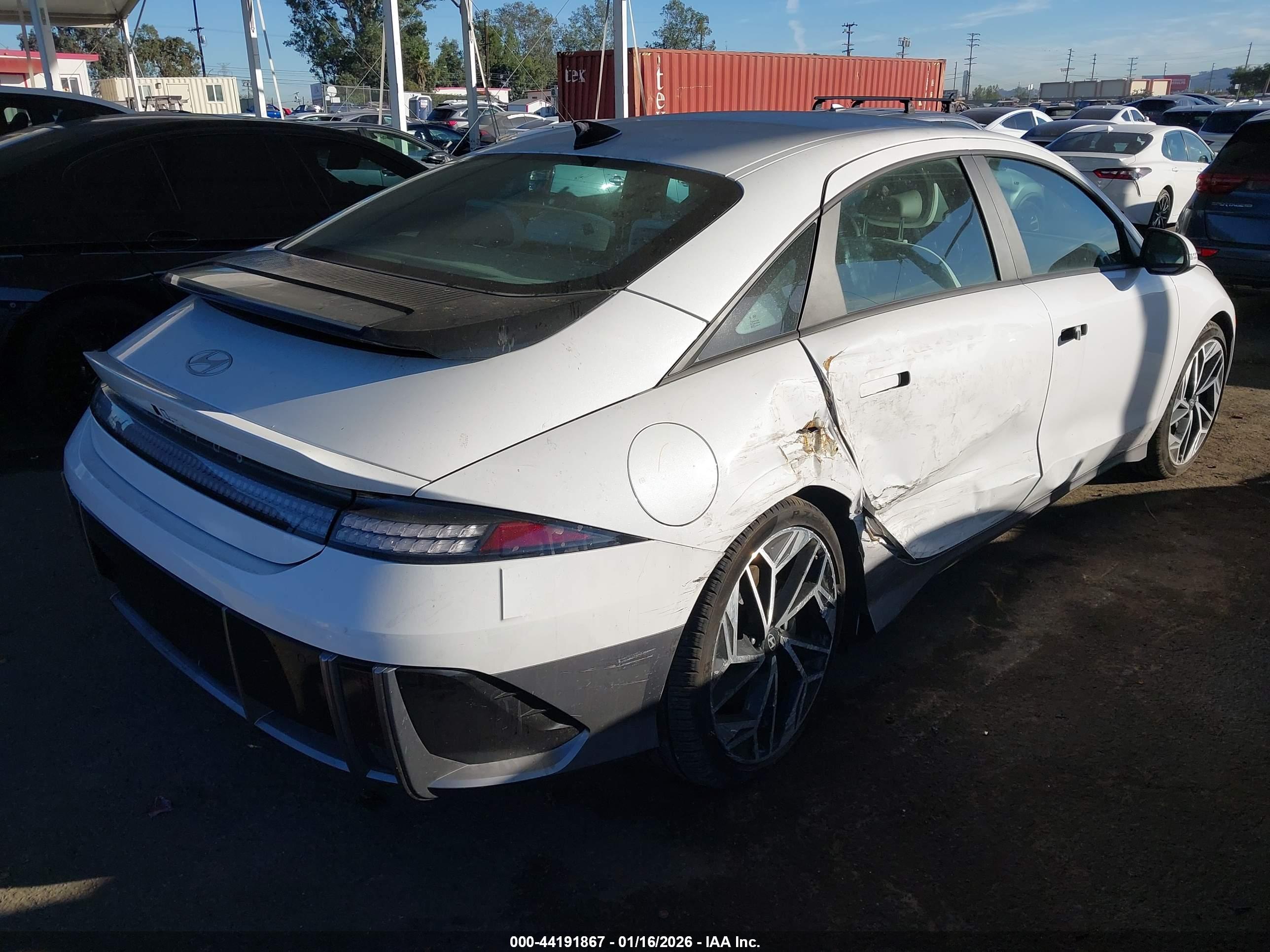 HYUNDAI IONIQ image 4