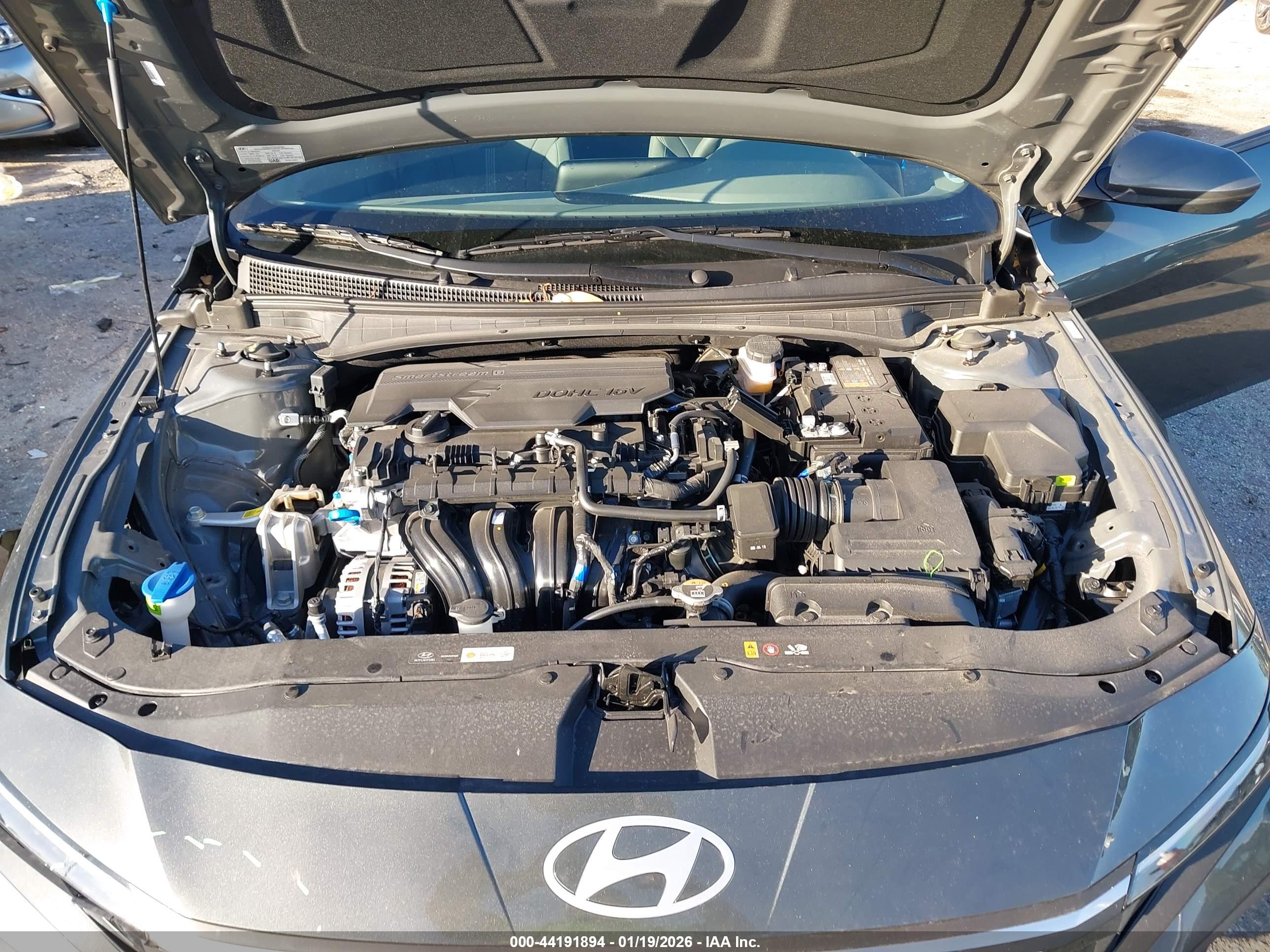 HYUNDAI ELANTRA image 10