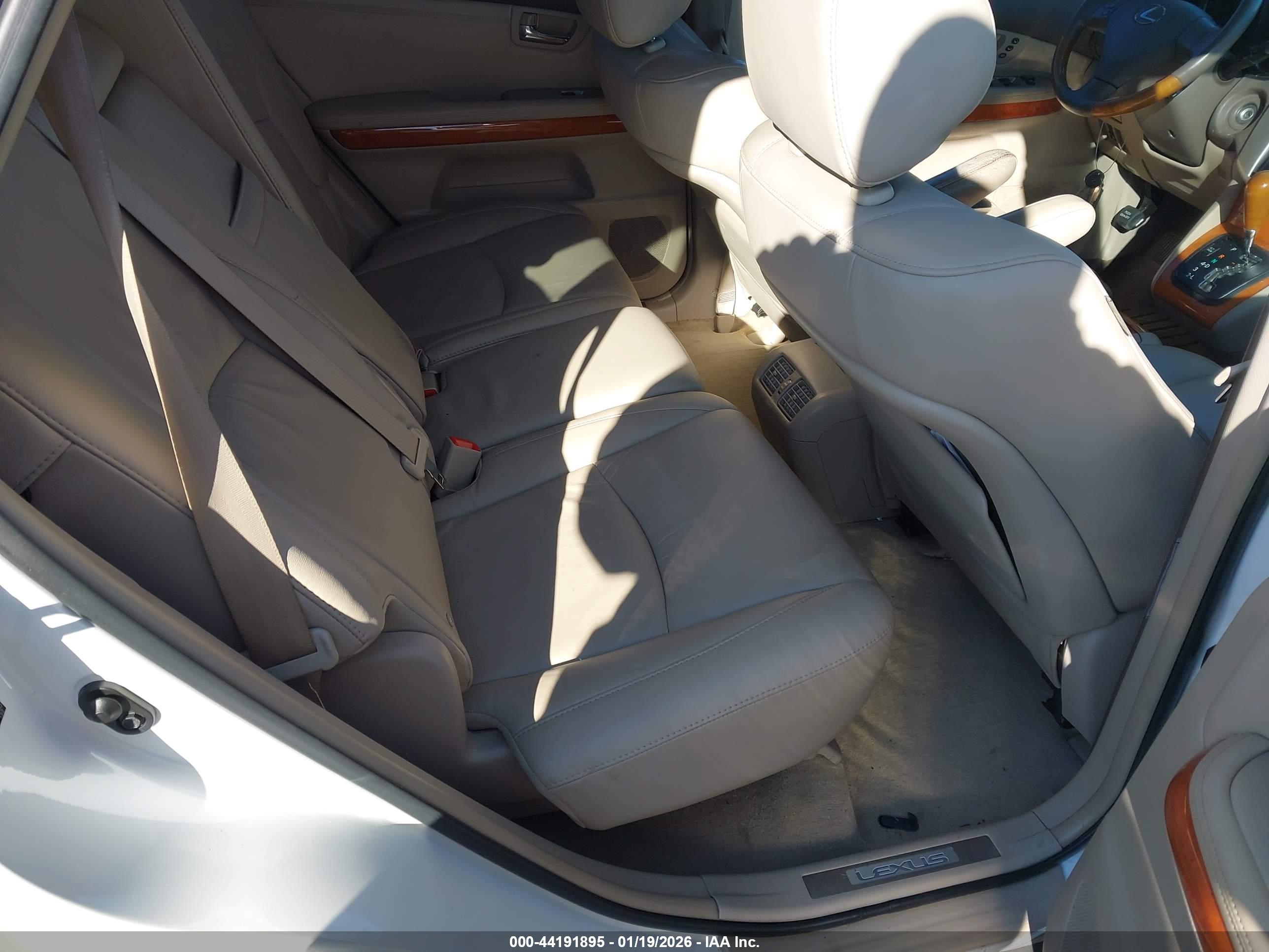 LEXUS RX image 8