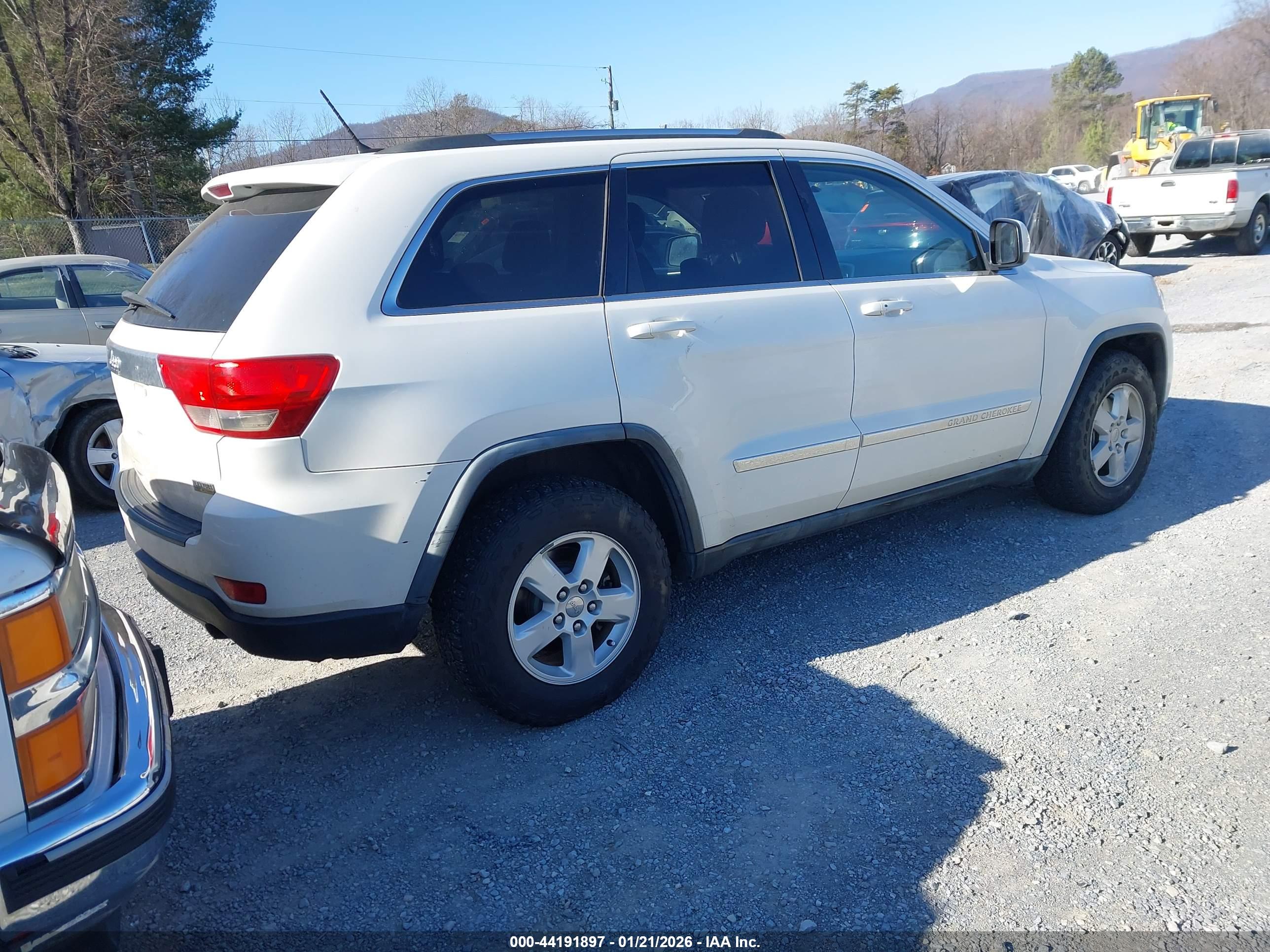 JEEP GRAND image 4