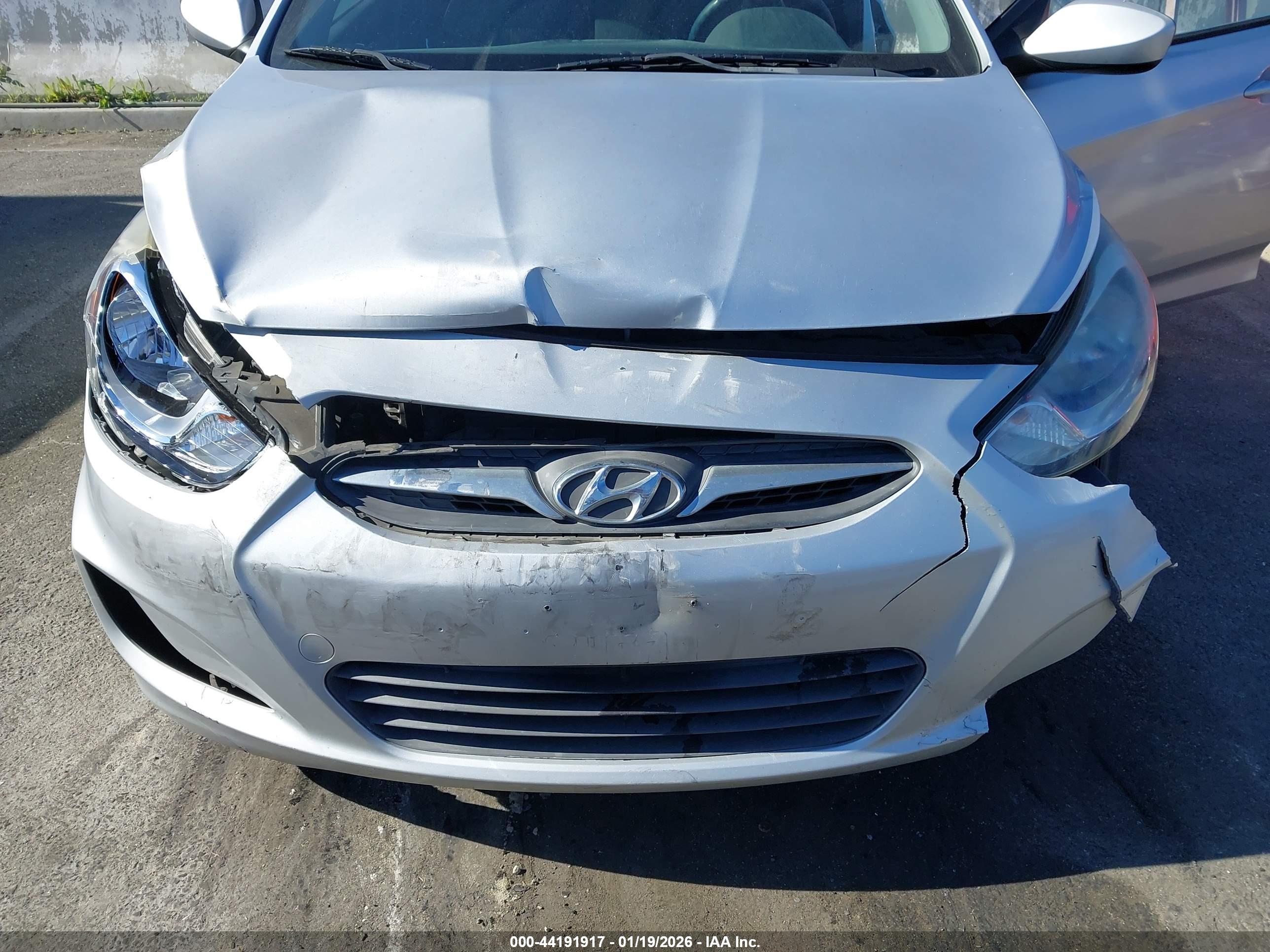 HYUNDAI ACCENT image 6