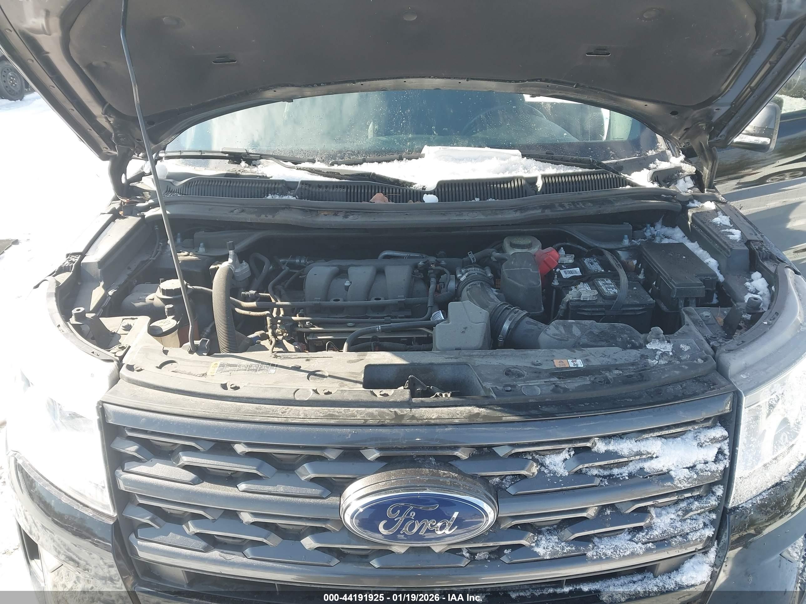 FORD EXPLORER image 10