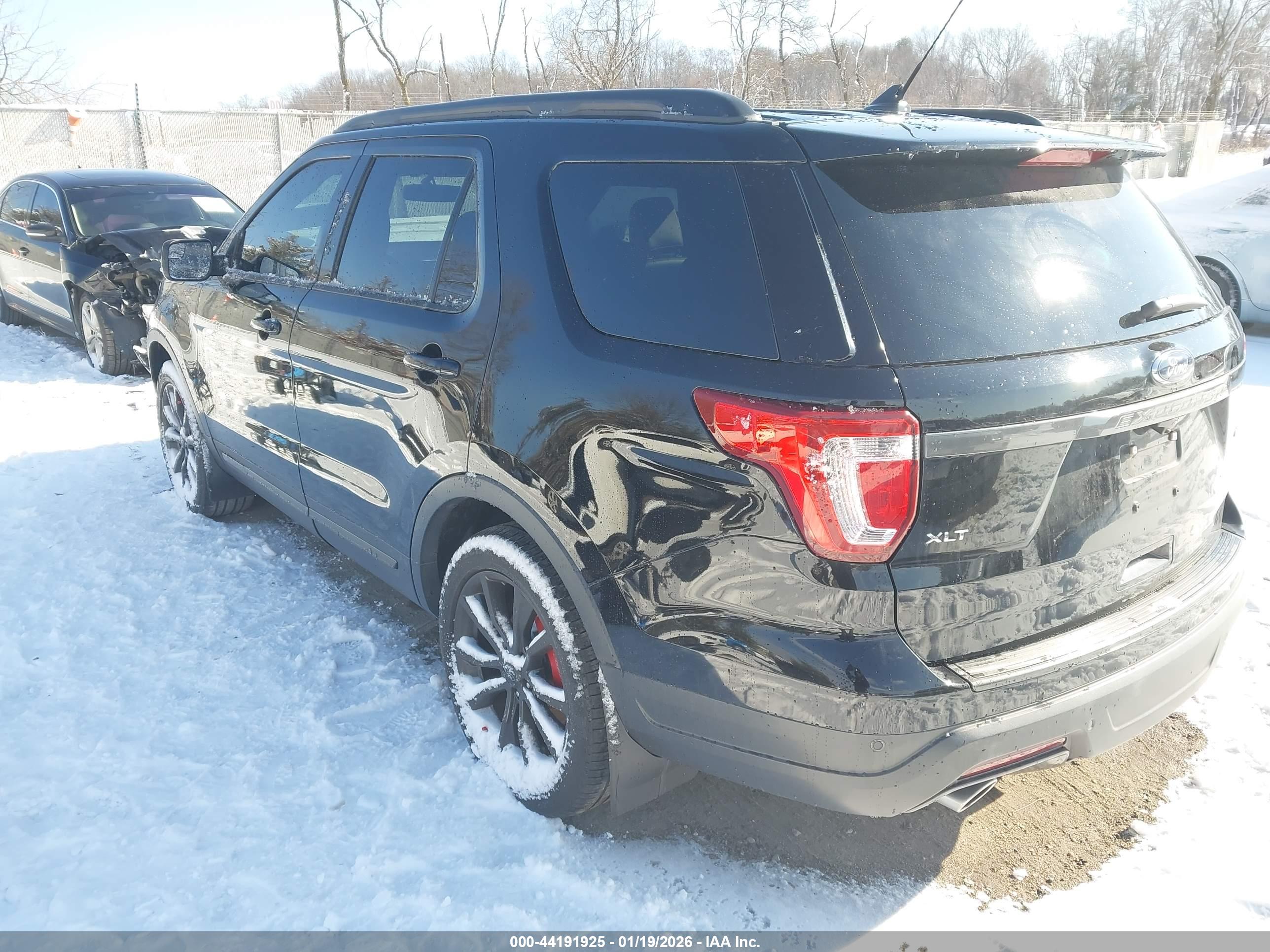 FORD EXPLORER image 3