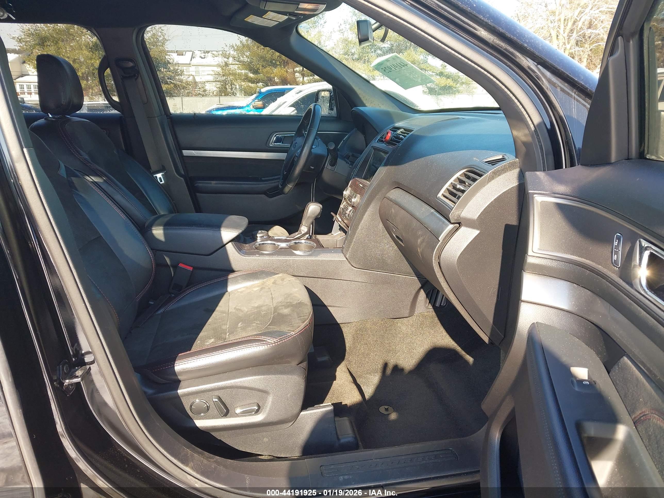 FORD EXPLORER image 5