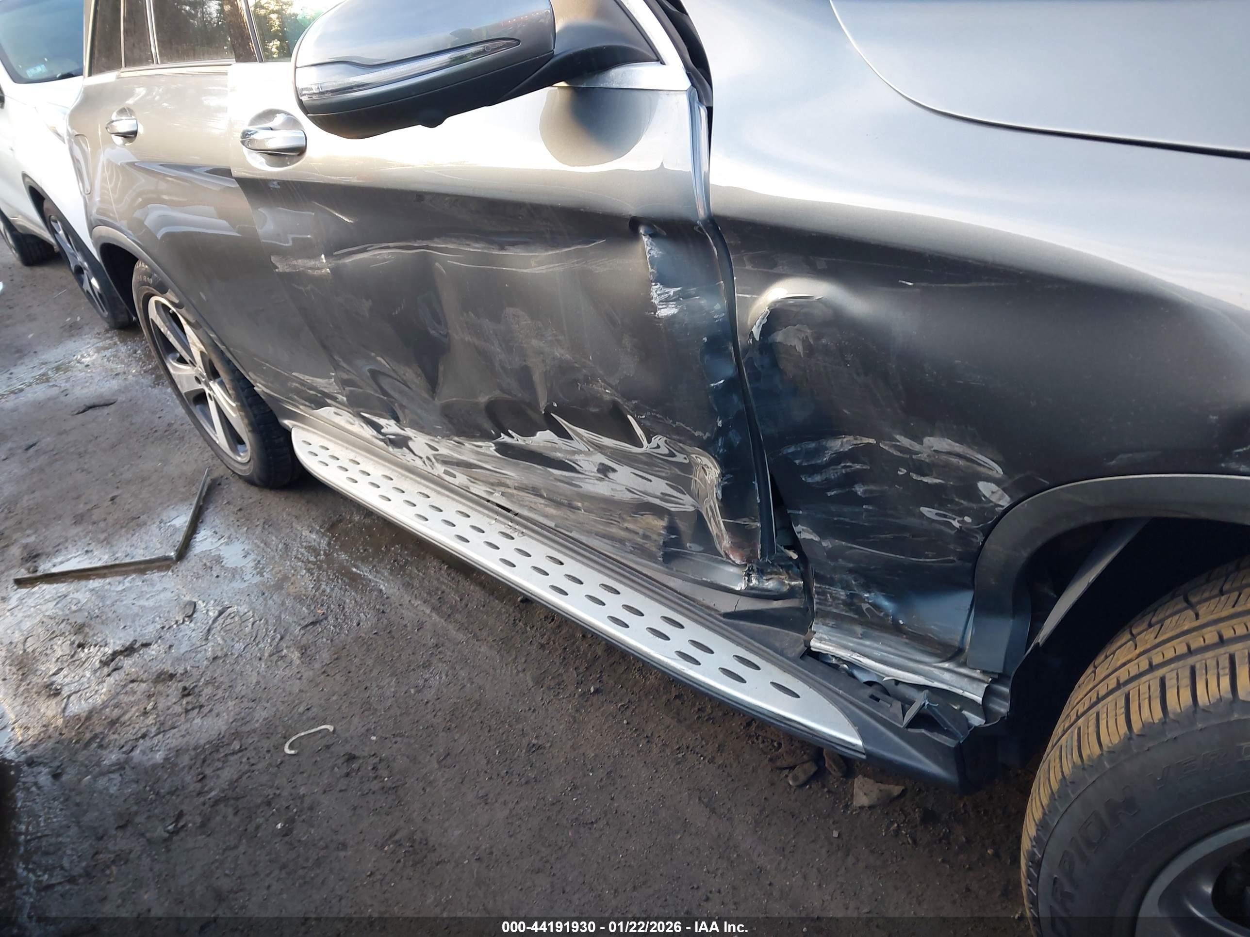 MERCEDES-BENZ GLC image 6