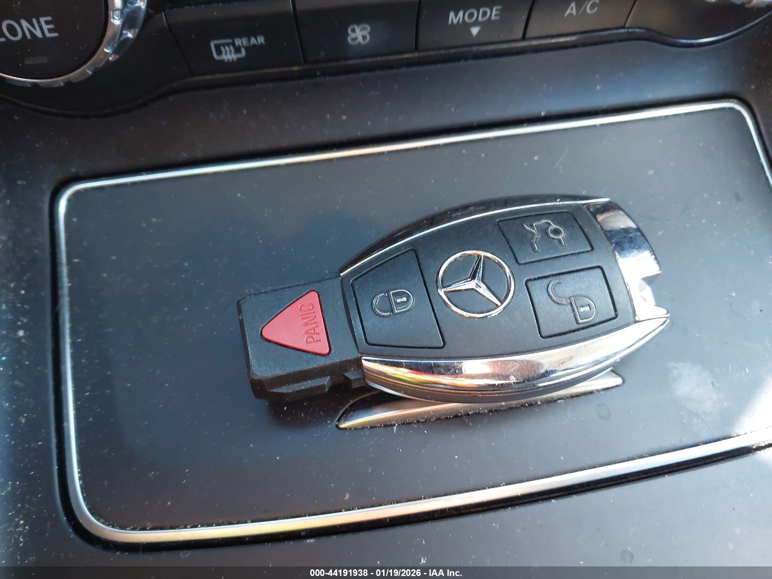 MERCEDES-BENZ GLA image 11