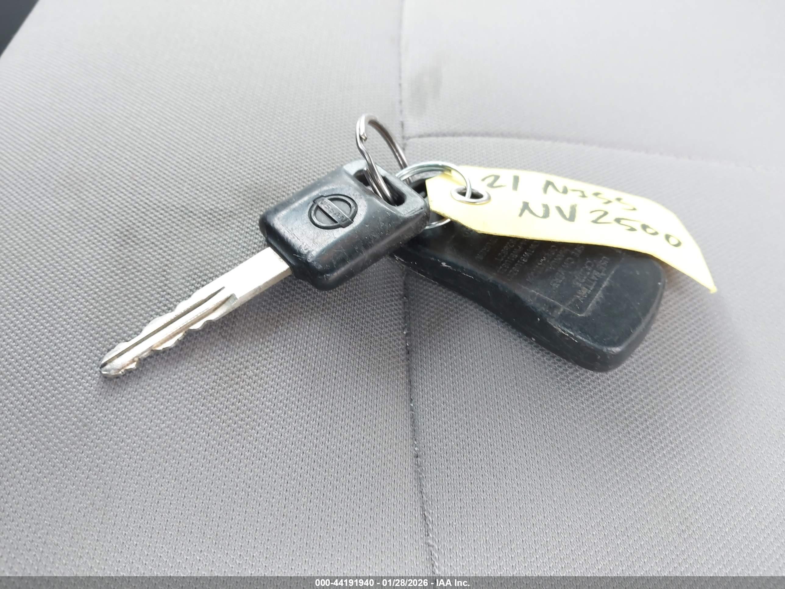 NISSAN NV image 11