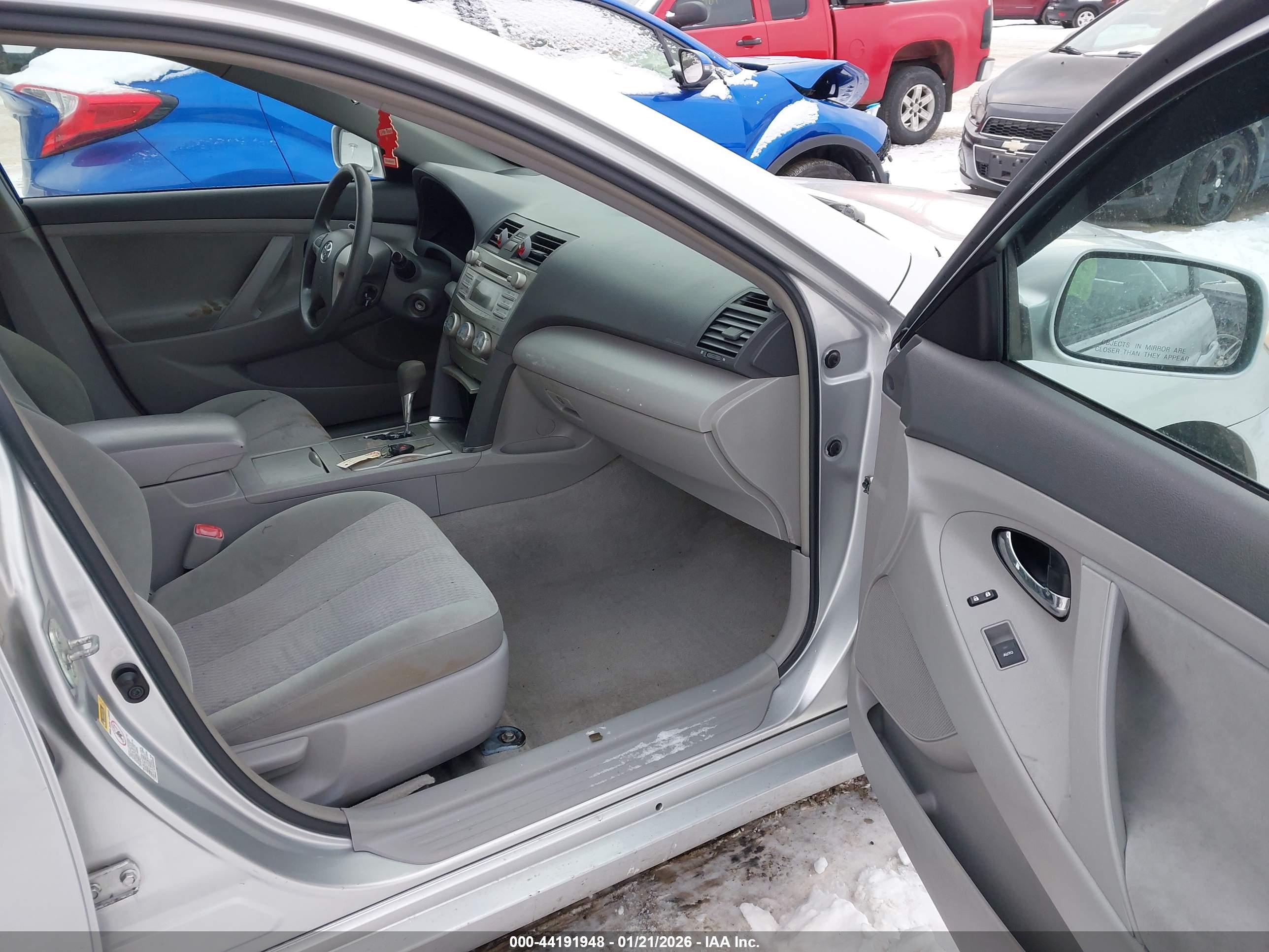 TOYOTA CAMRY image 5