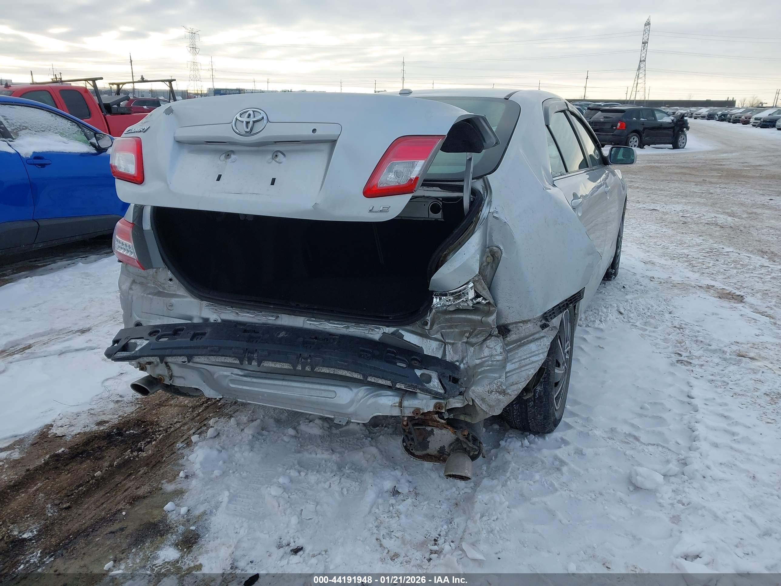 TOYOTA CAMRY image 6