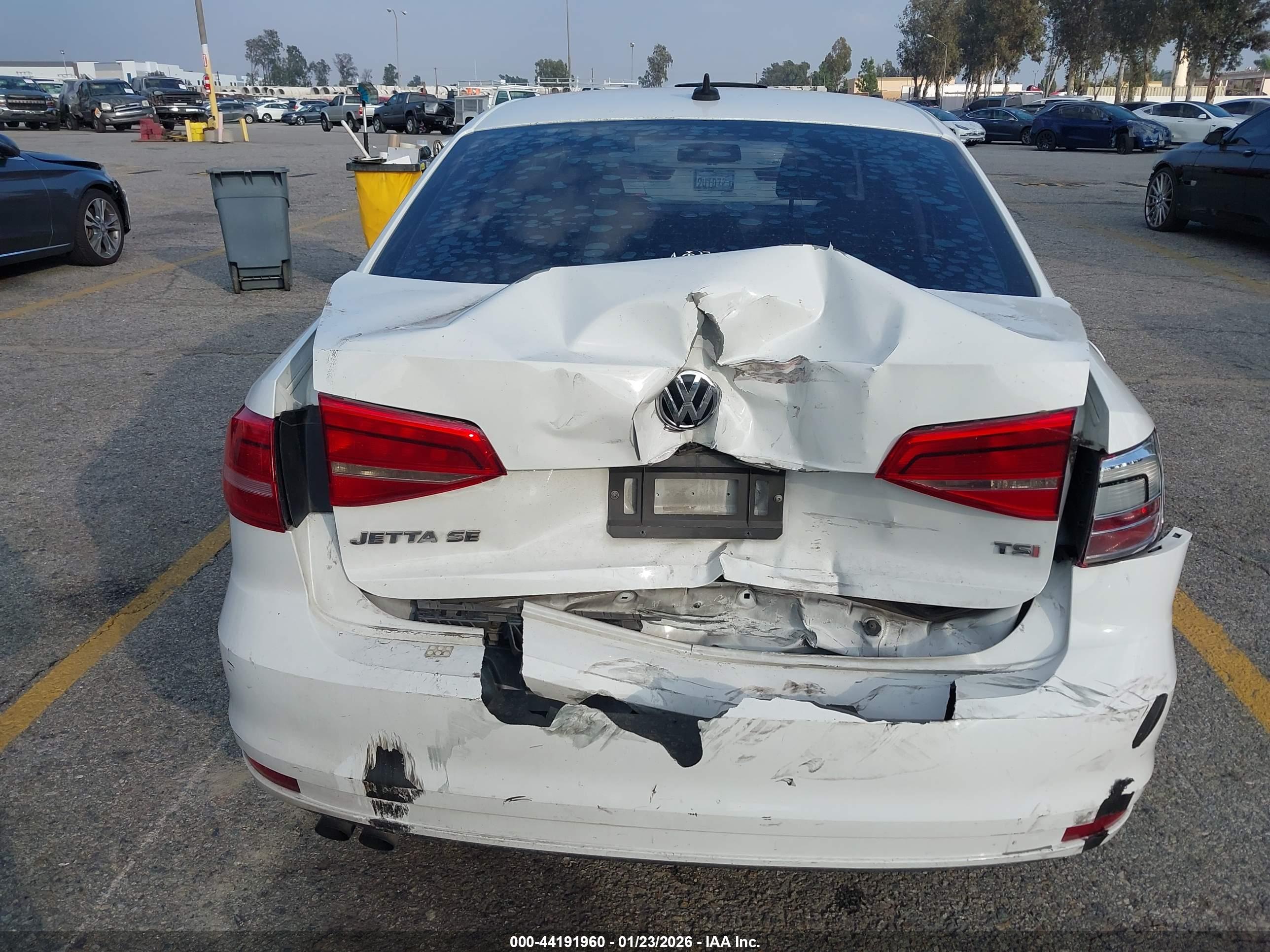 VOLKSWAGEN JETTA image 6