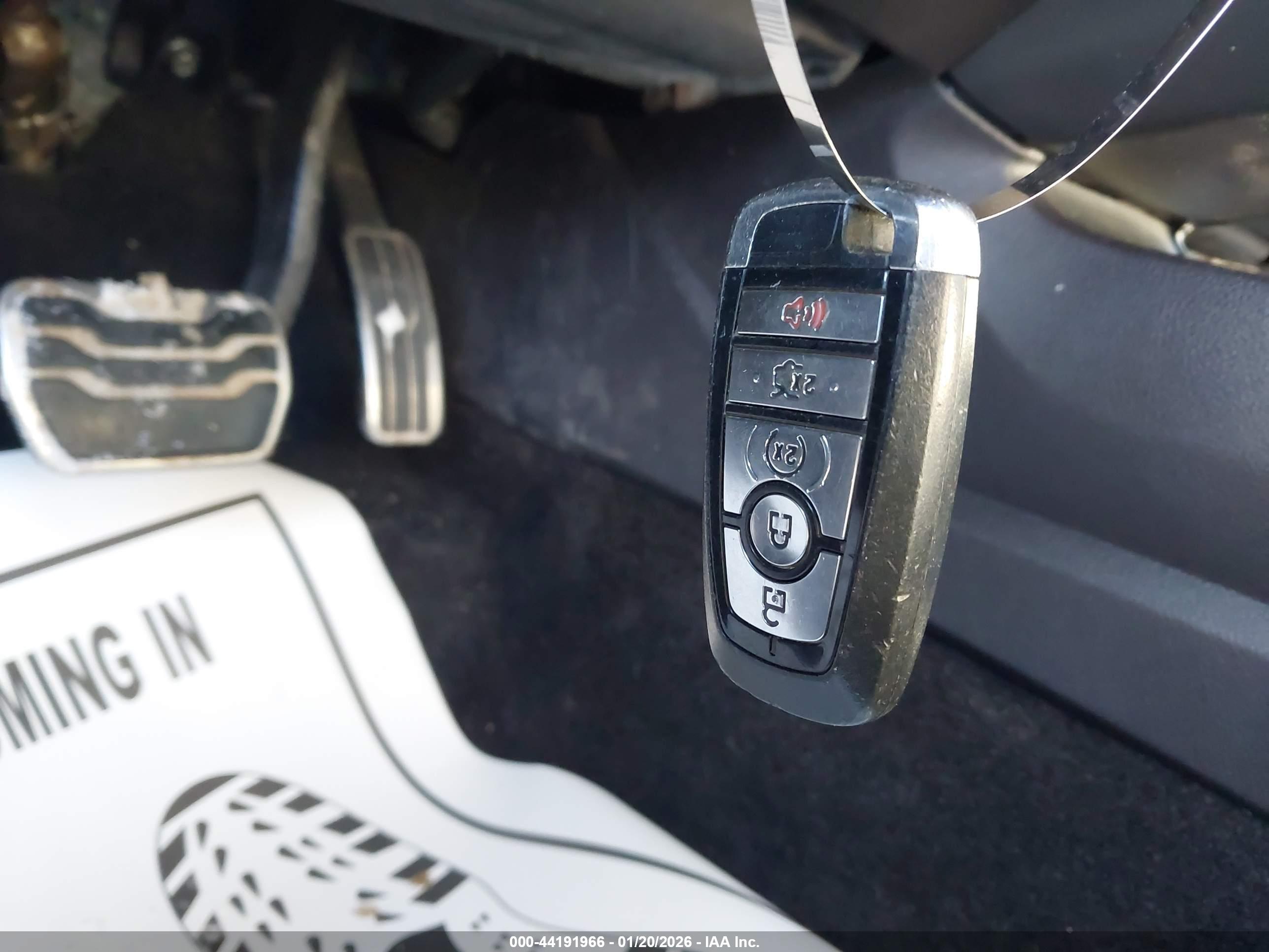 FORD FUSION image 11
