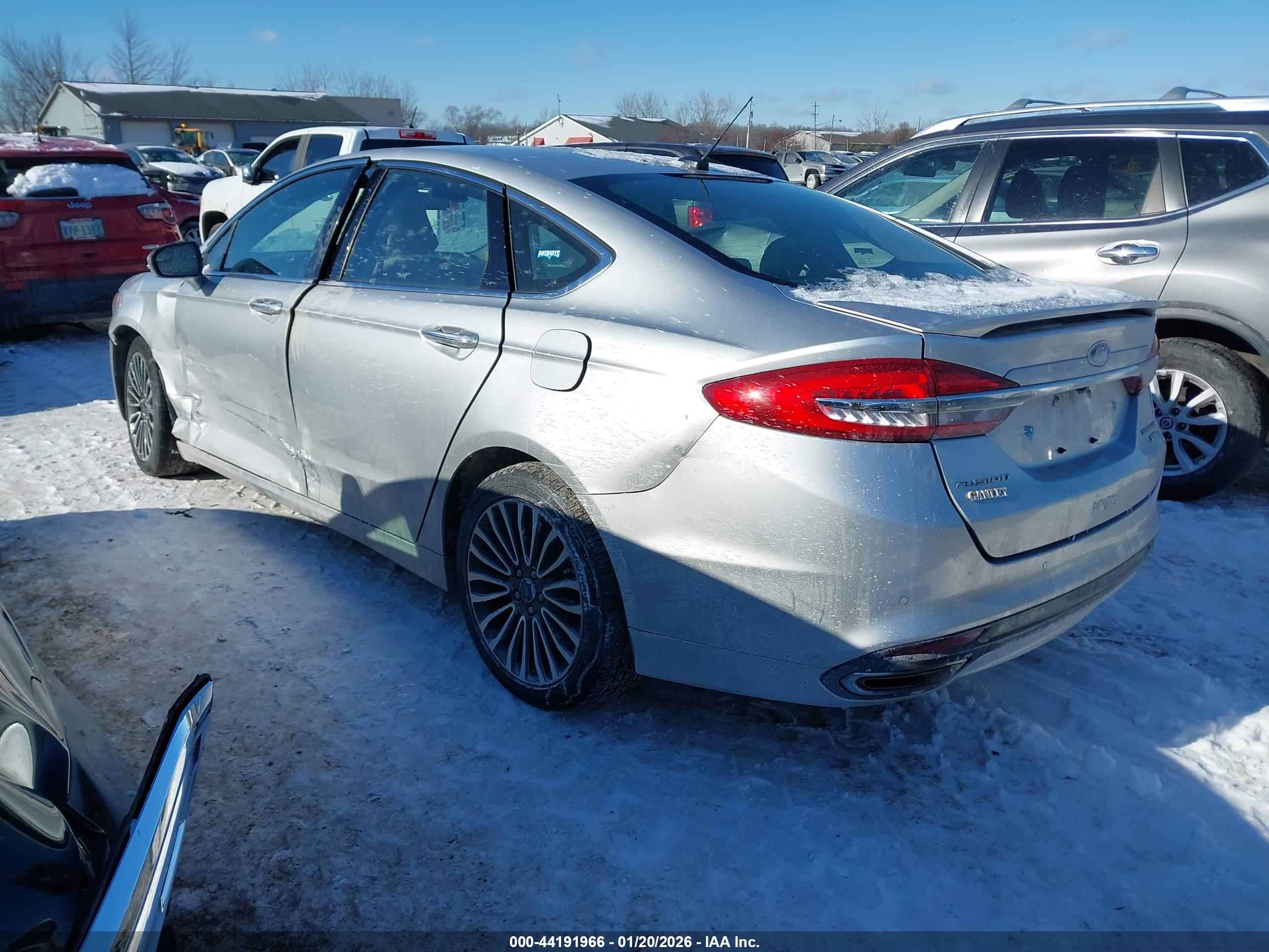 FORD FUSION image 3