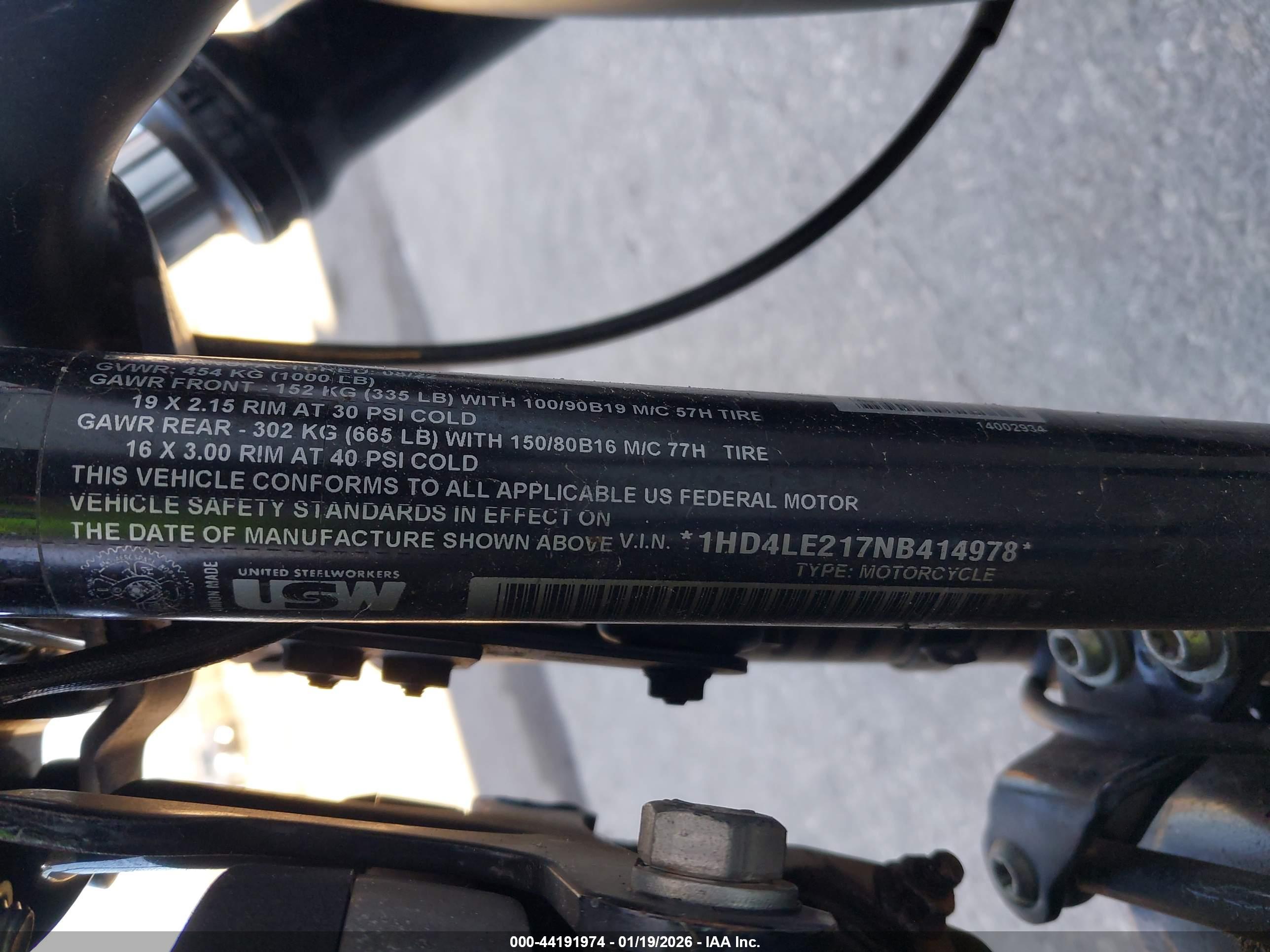 HARLEY-DAVIDSON XL883 image 10