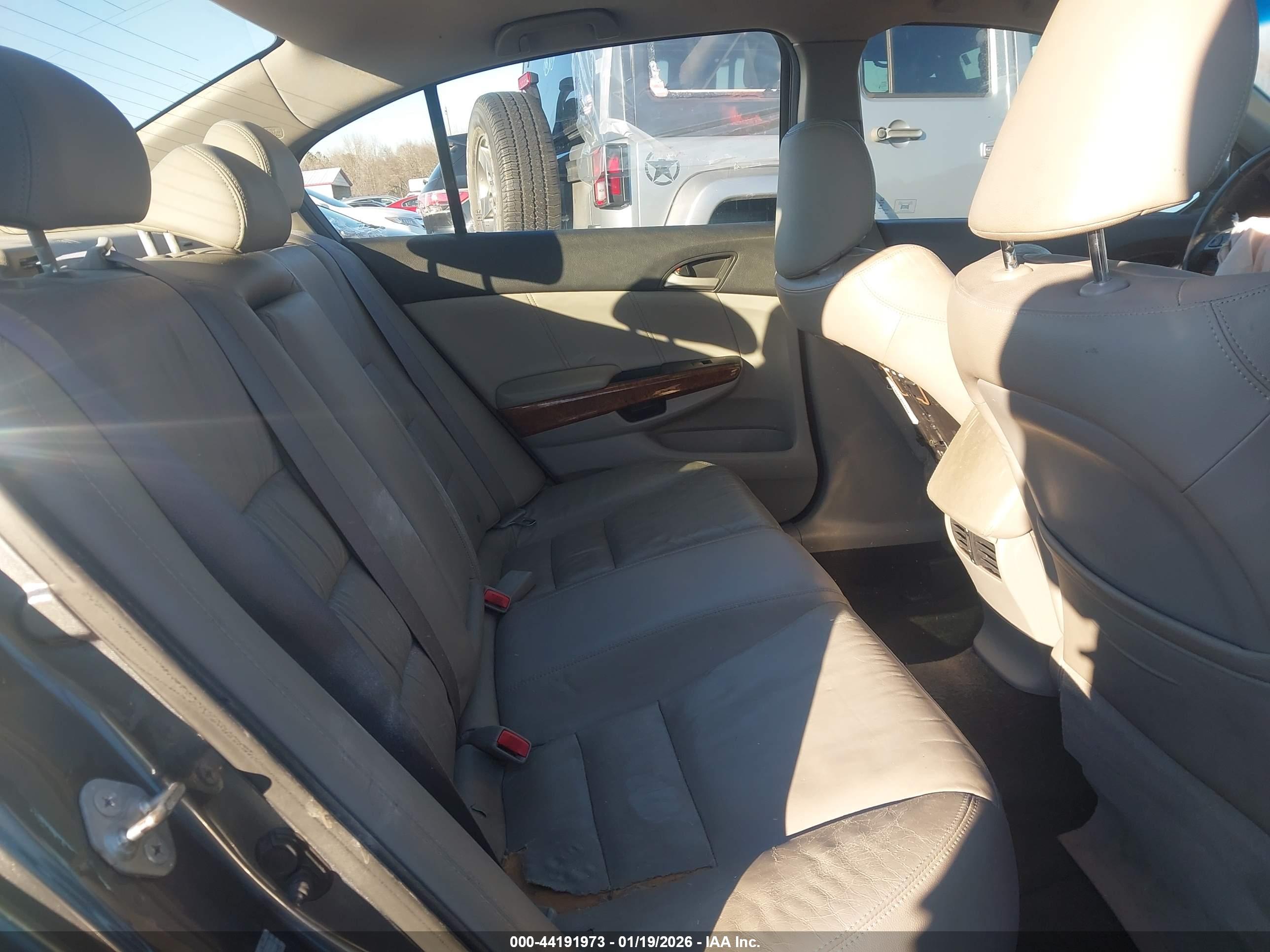 HONDA ACCORD image 8
