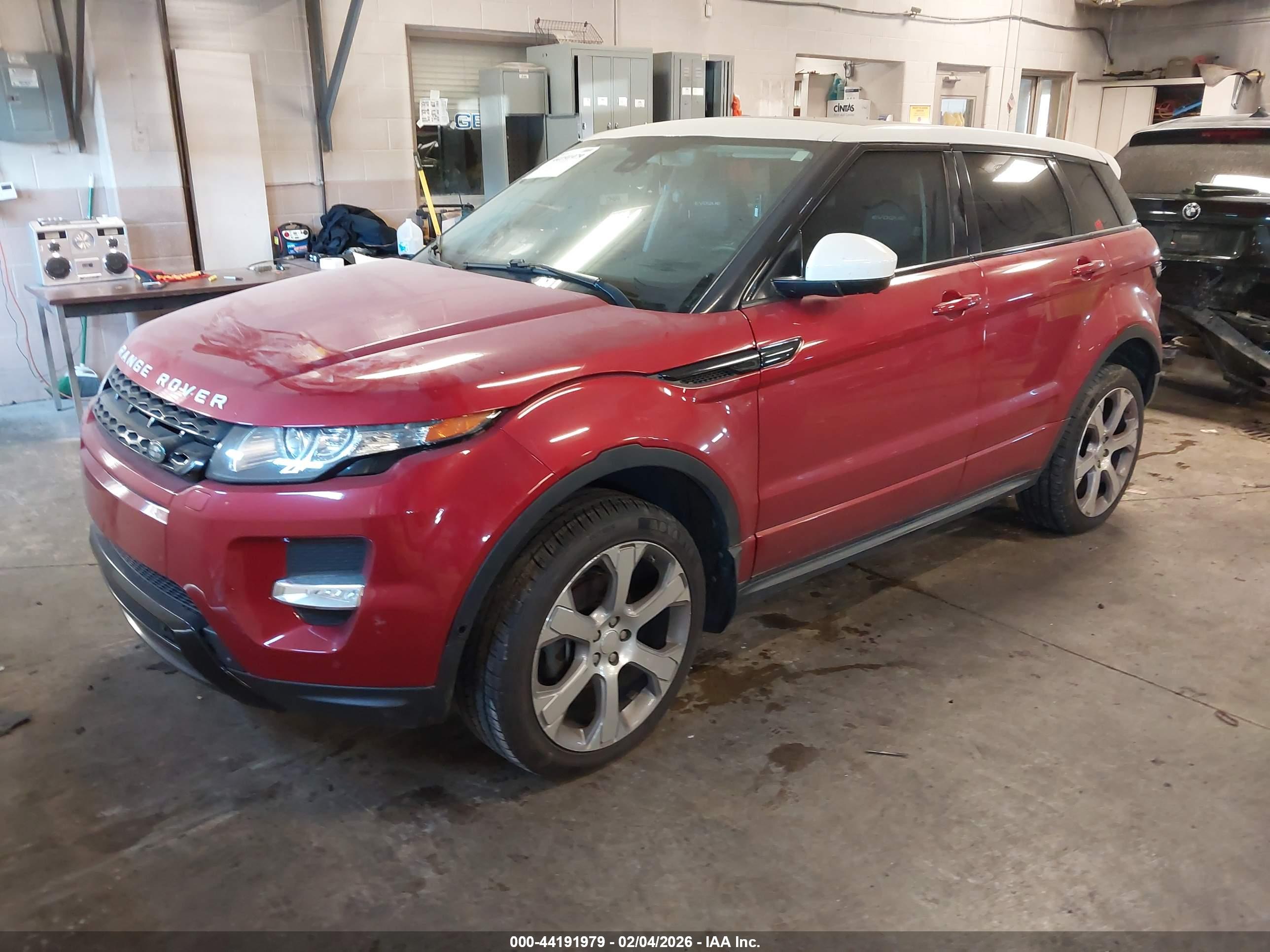 LAND ROVER image 2