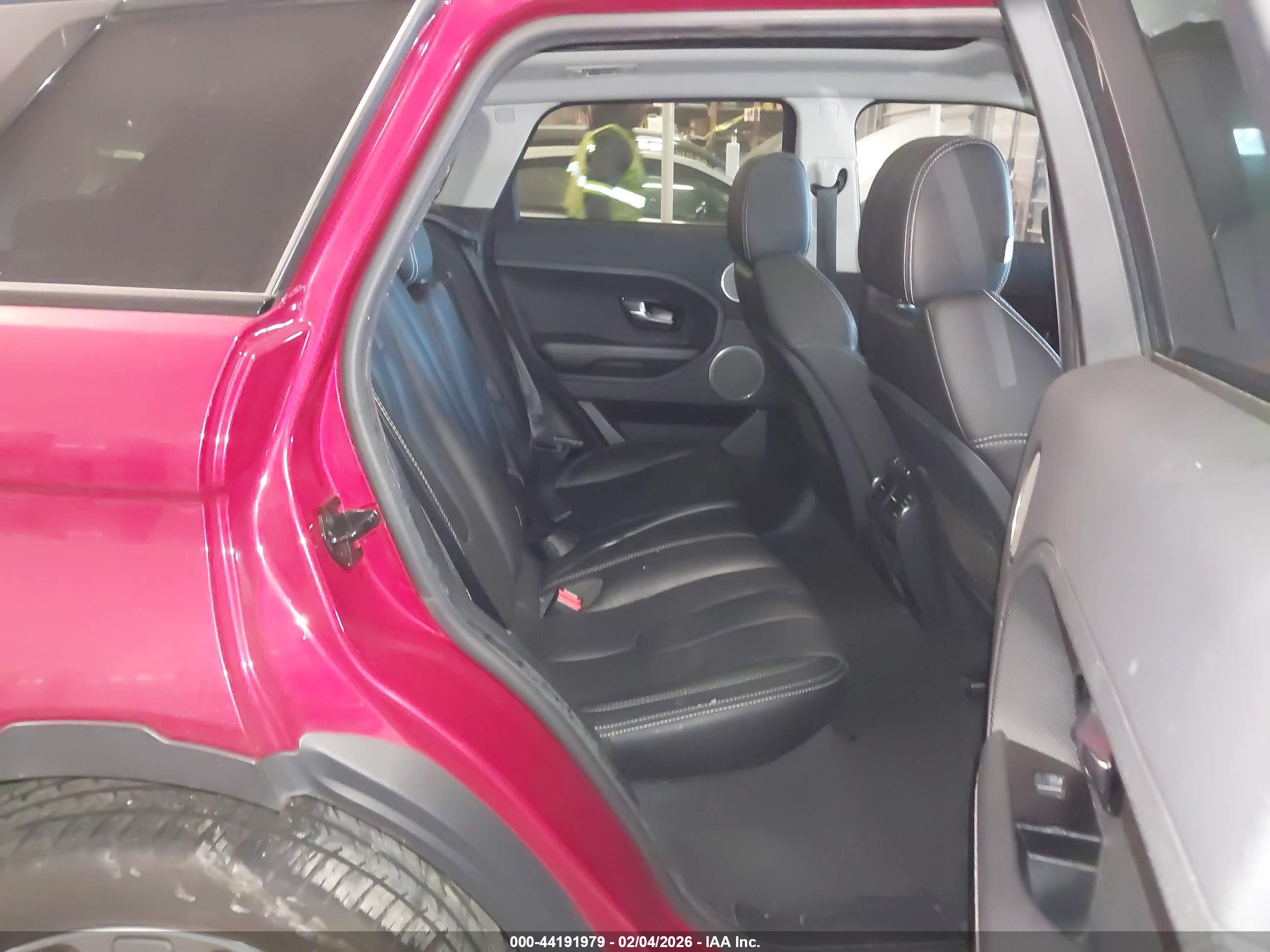 LAND ROVER image 8