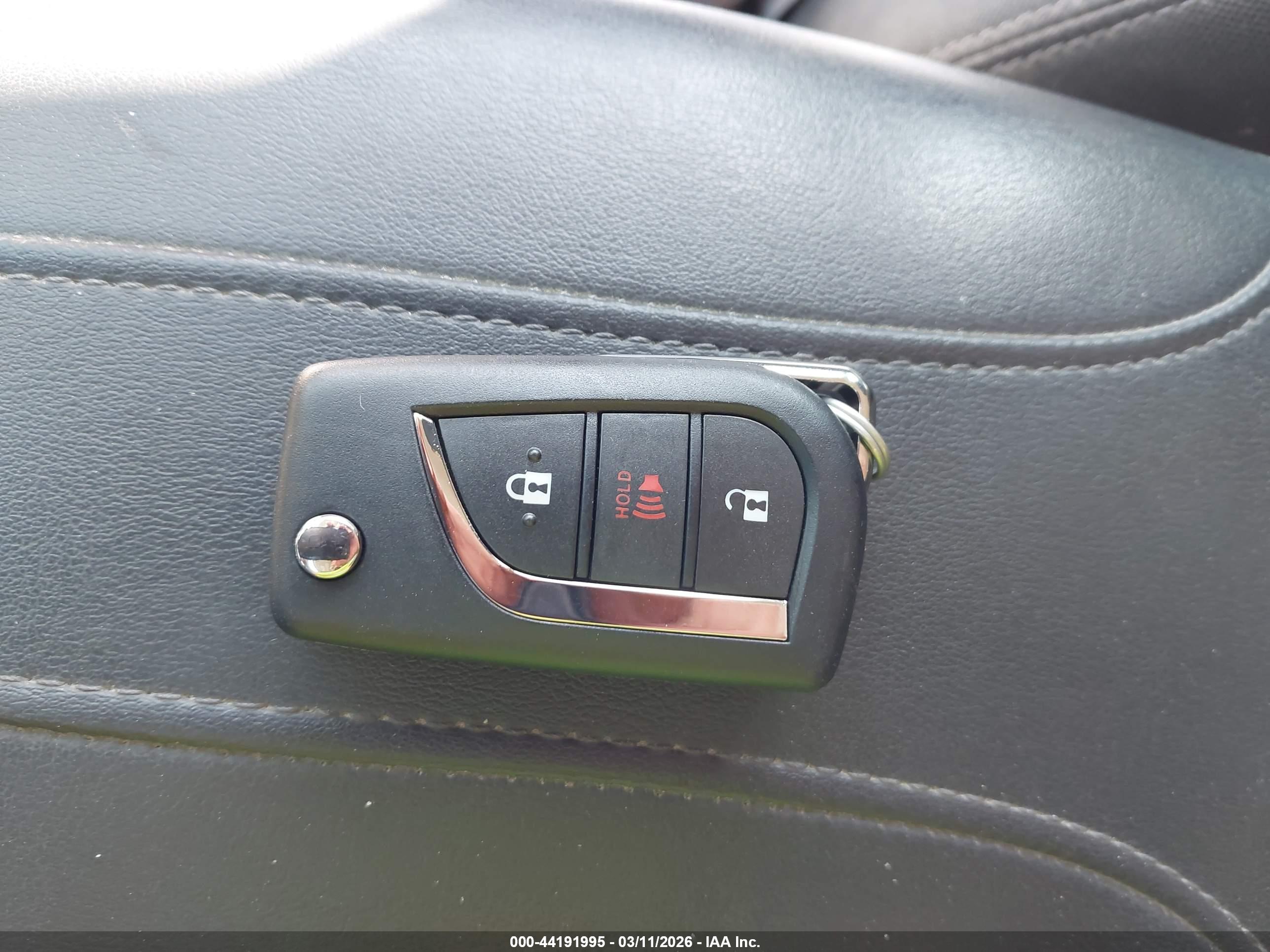 TOYOTA RAV4 image 11