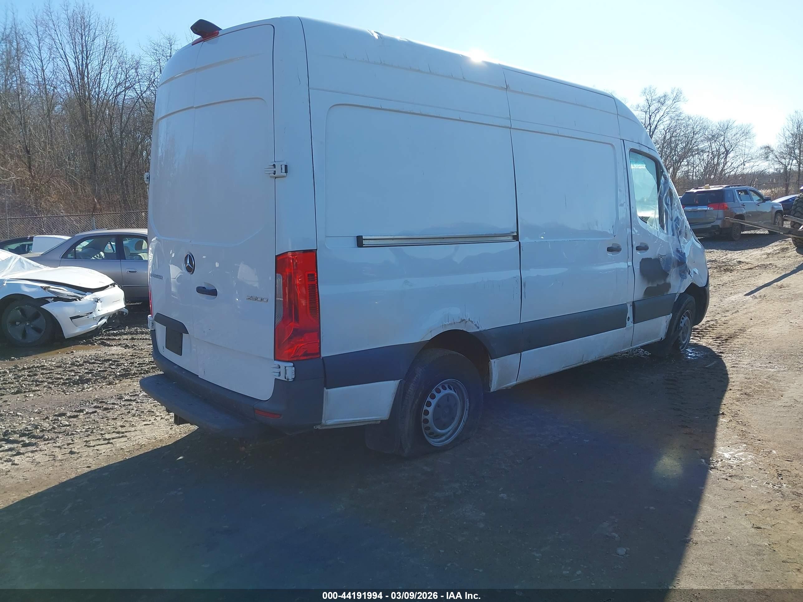 MERCEDES-BENZ SPRINTER image 4