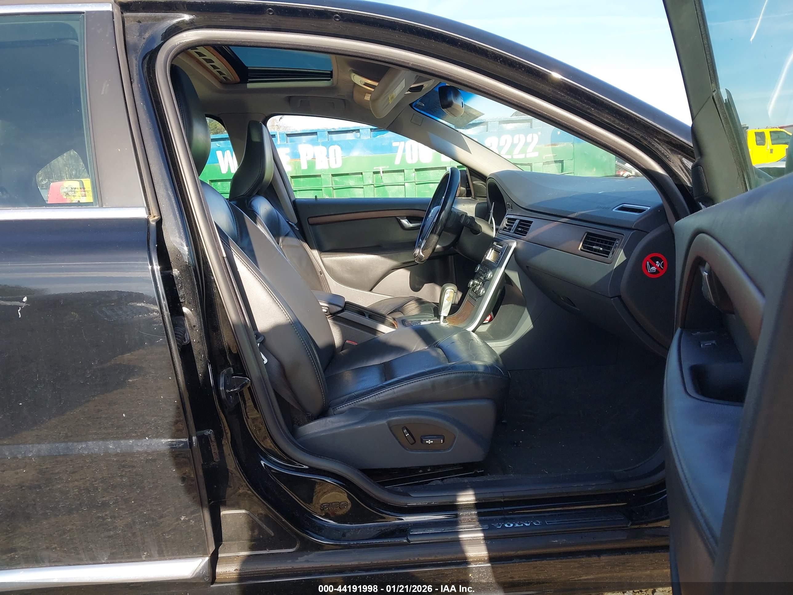 VOLVO S80 image 5
