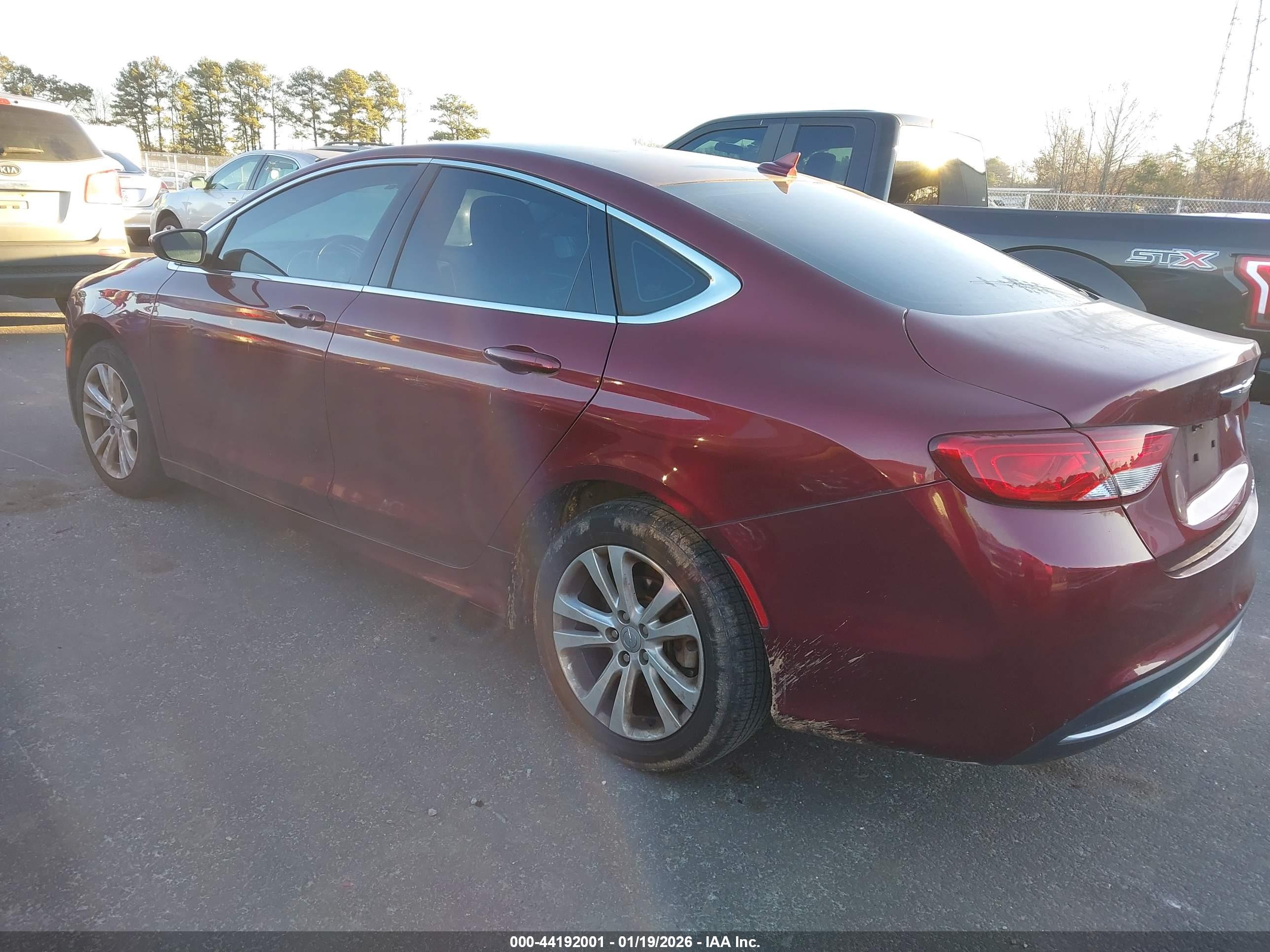 CHRYSLER 200 image 3