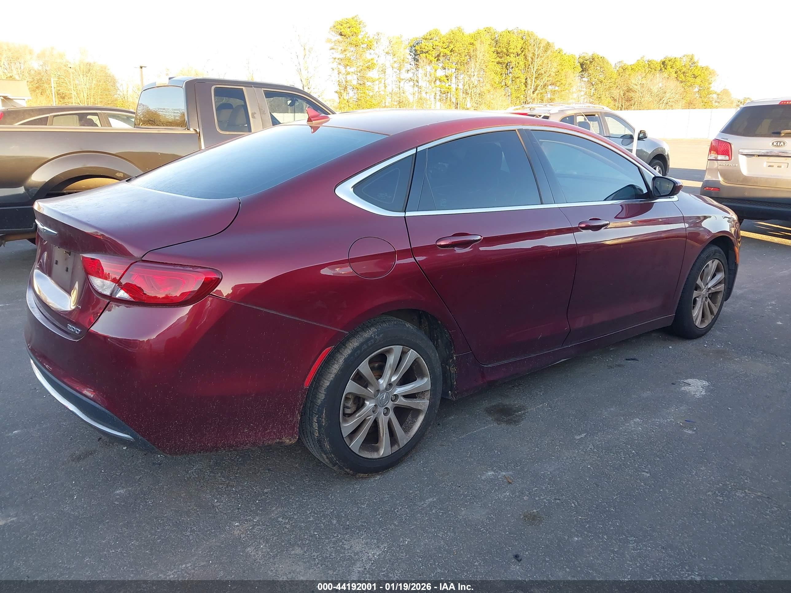 CHRYSLER 200 image 4