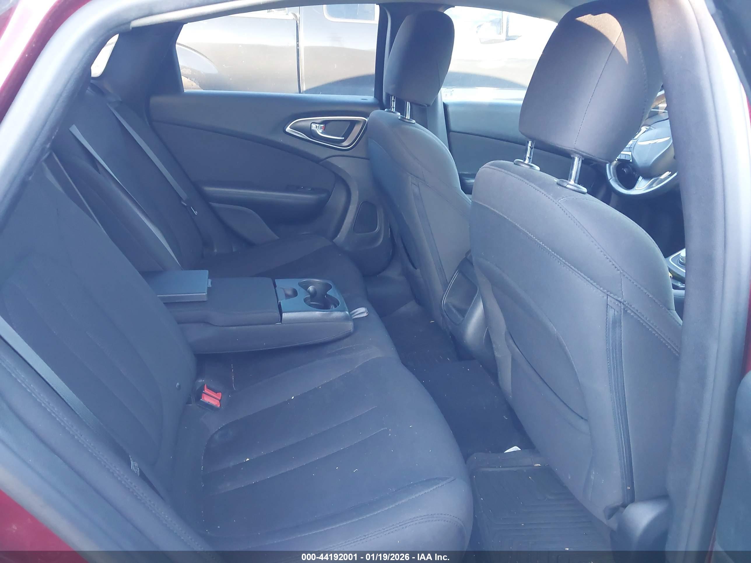 CHRYSLER 200 image 8