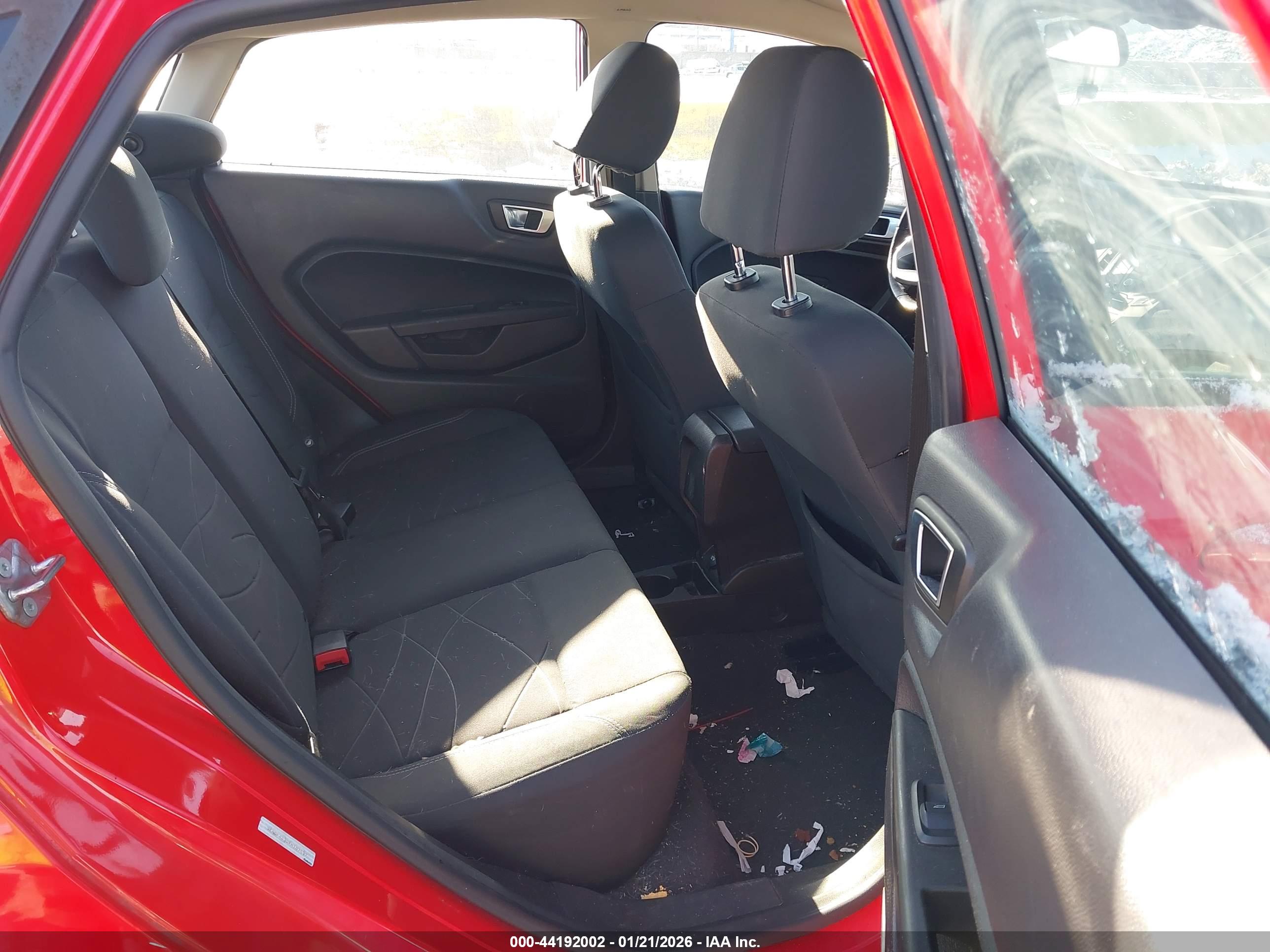 FORD FIESTA image 8