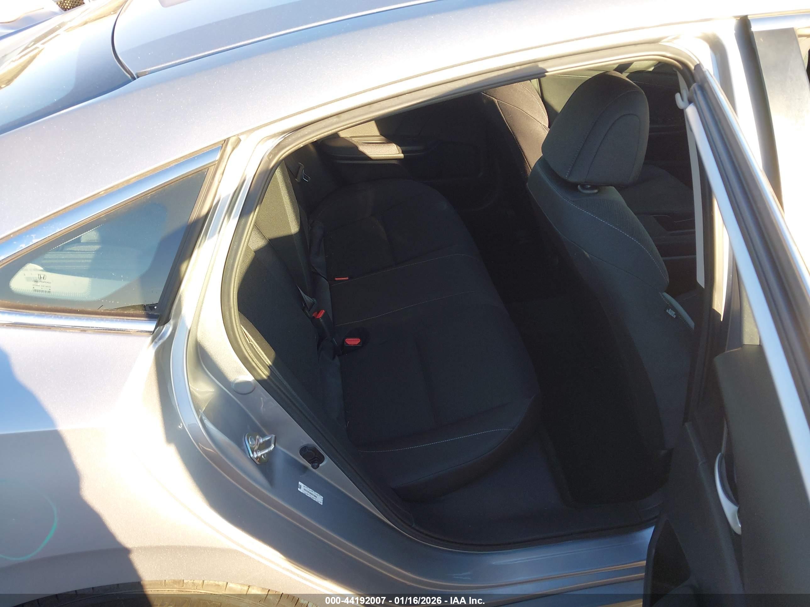 HONDA INSIGHT image 8