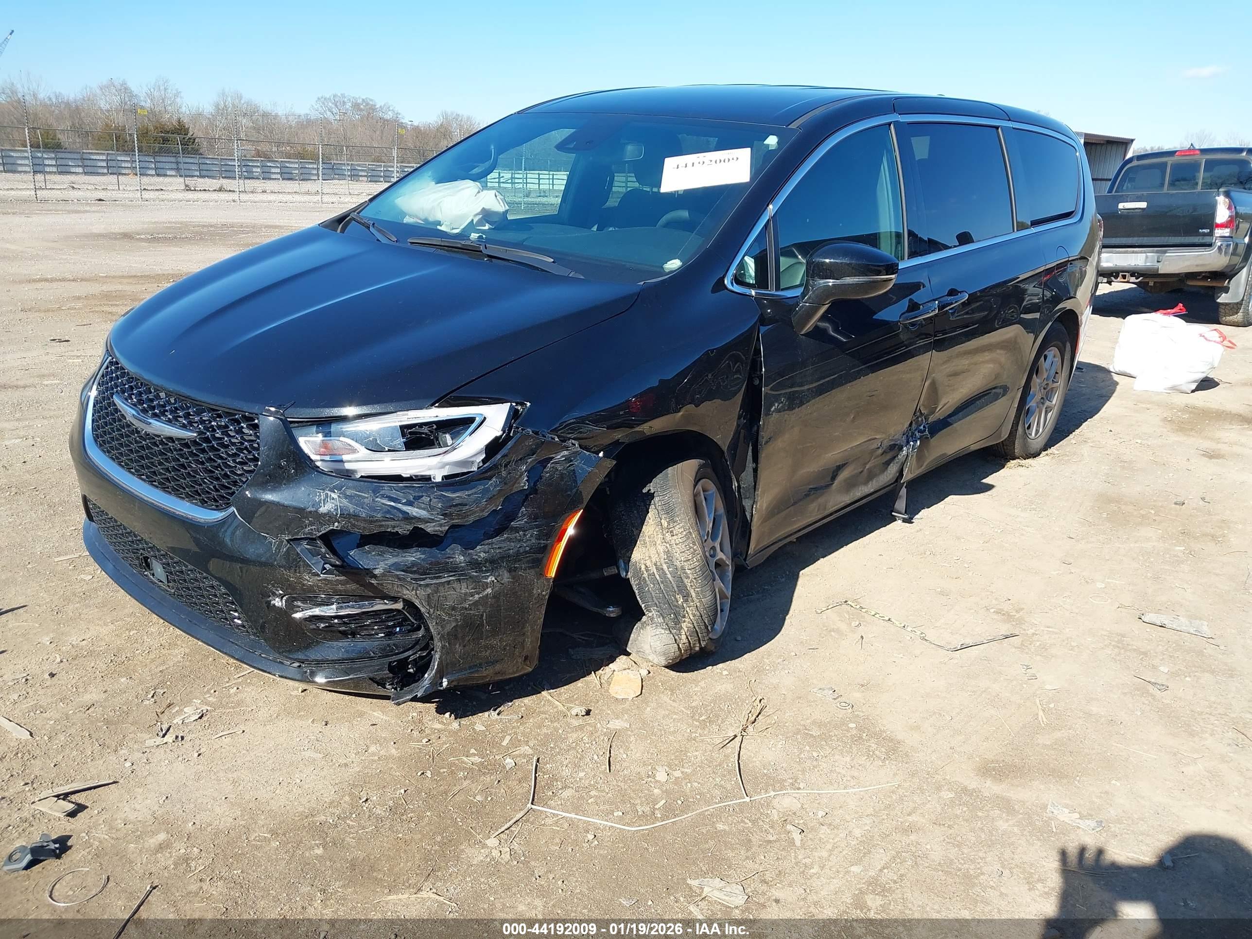 CHRYSLER PACIFICA image 6