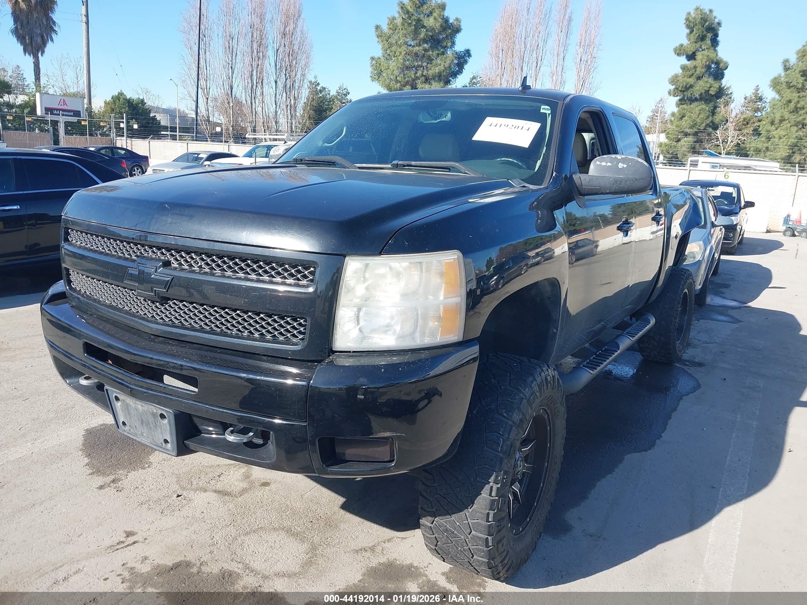CHEVROLET SILVERADO image 2