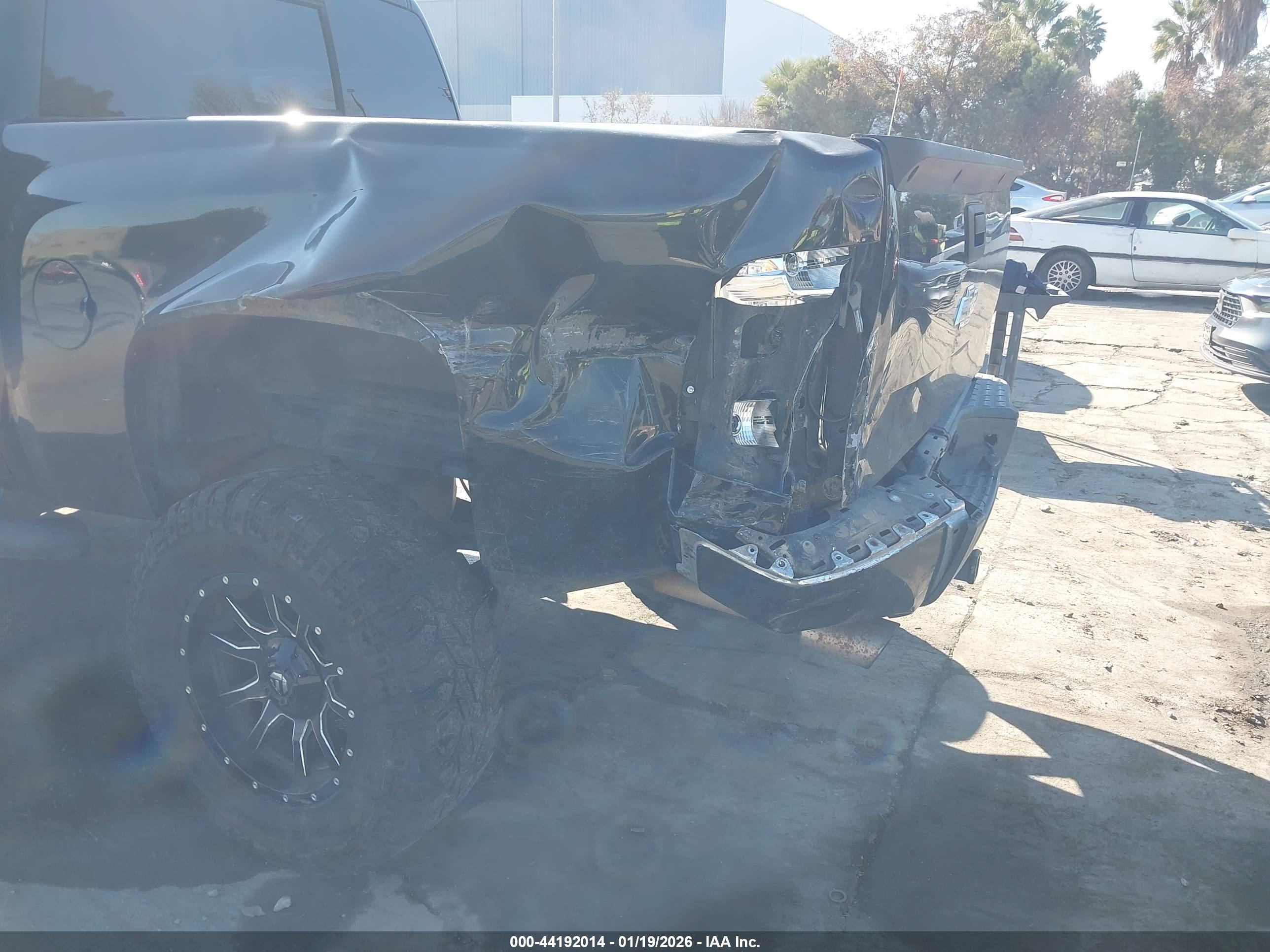 CHEVROLET SILVERADO image 6