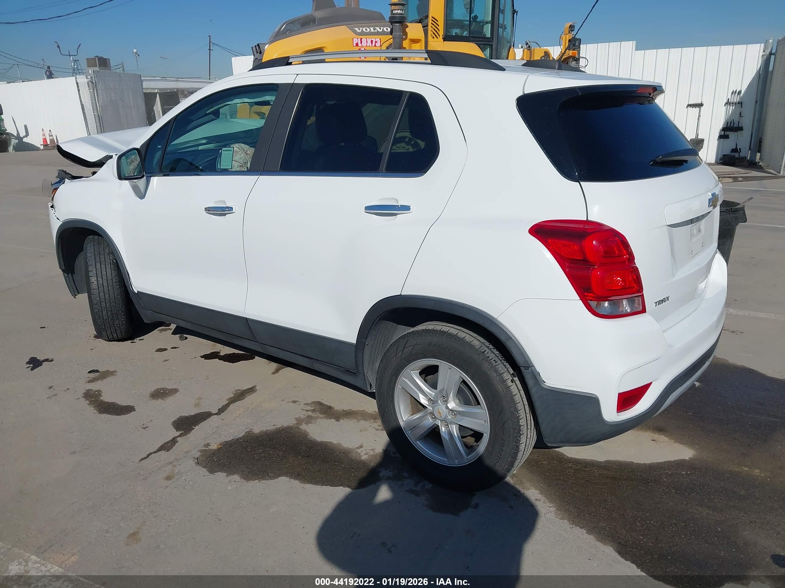 CHEVROLET TRAX image 3