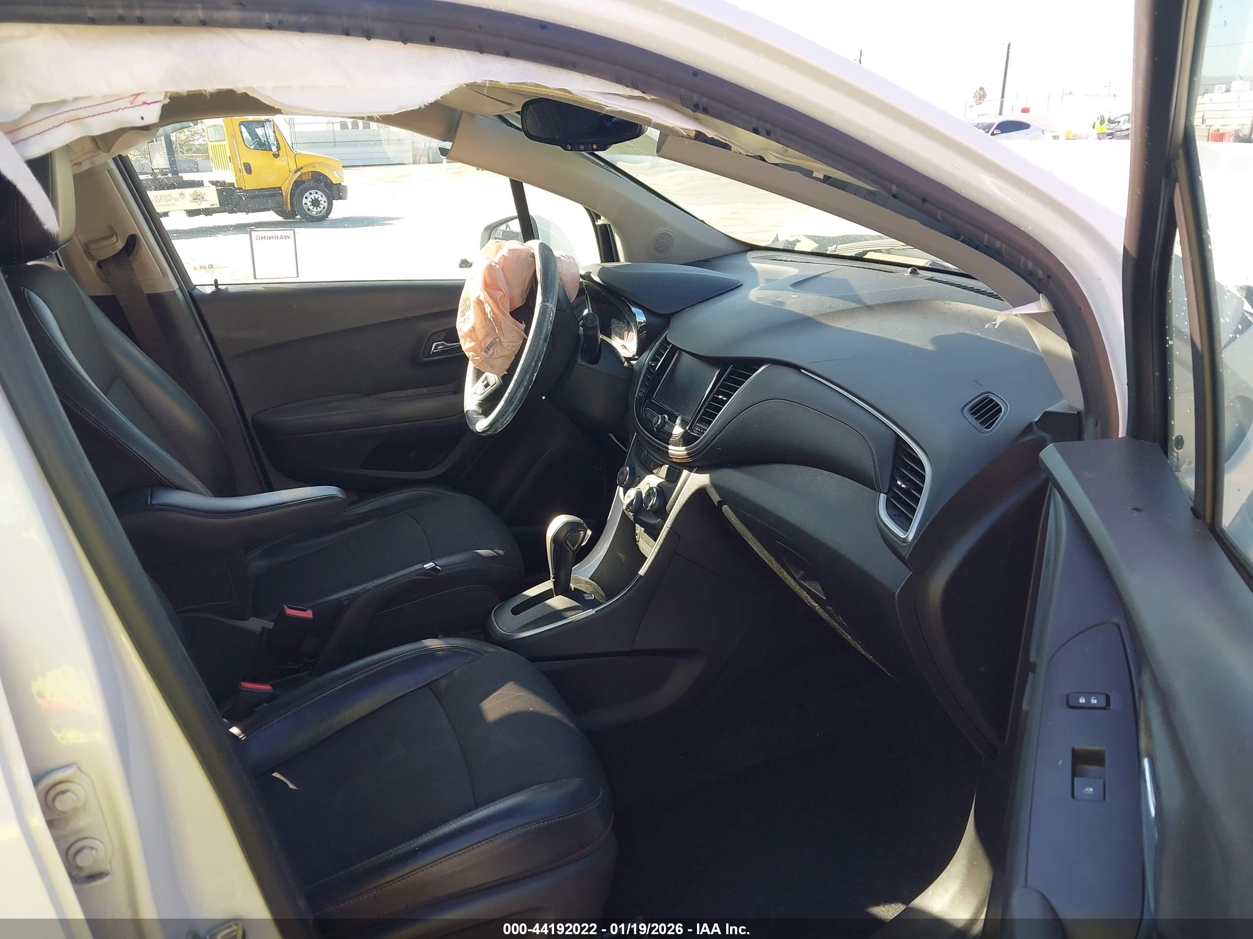 CHEVROLET TRAX image 5