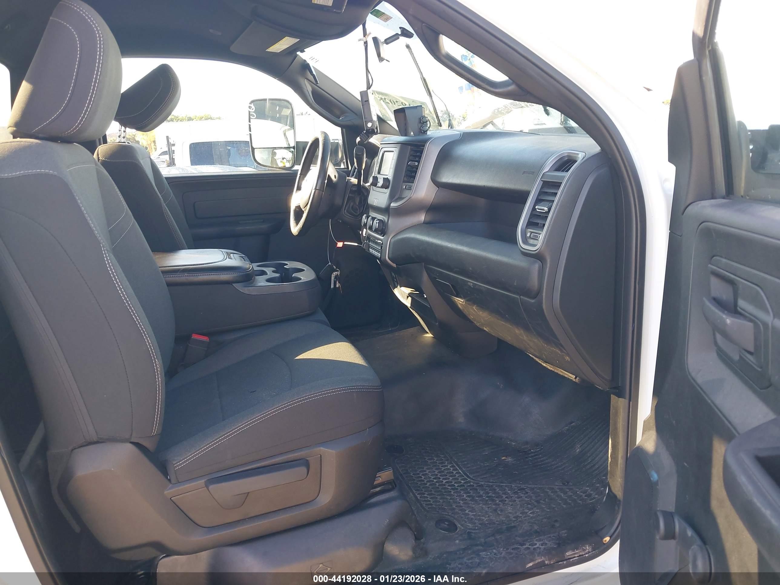 RAM 3500 image 8