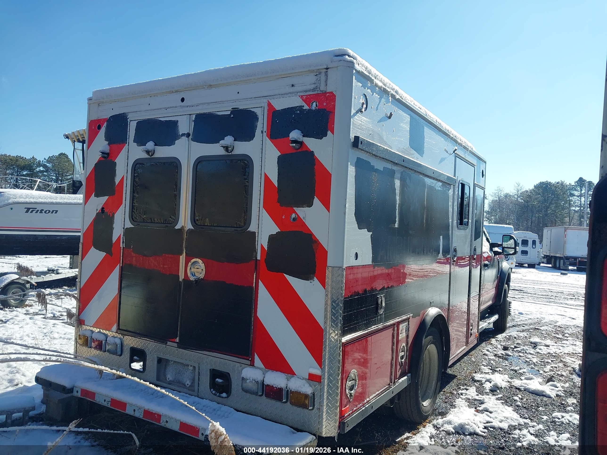 FORD F-550 image 4
