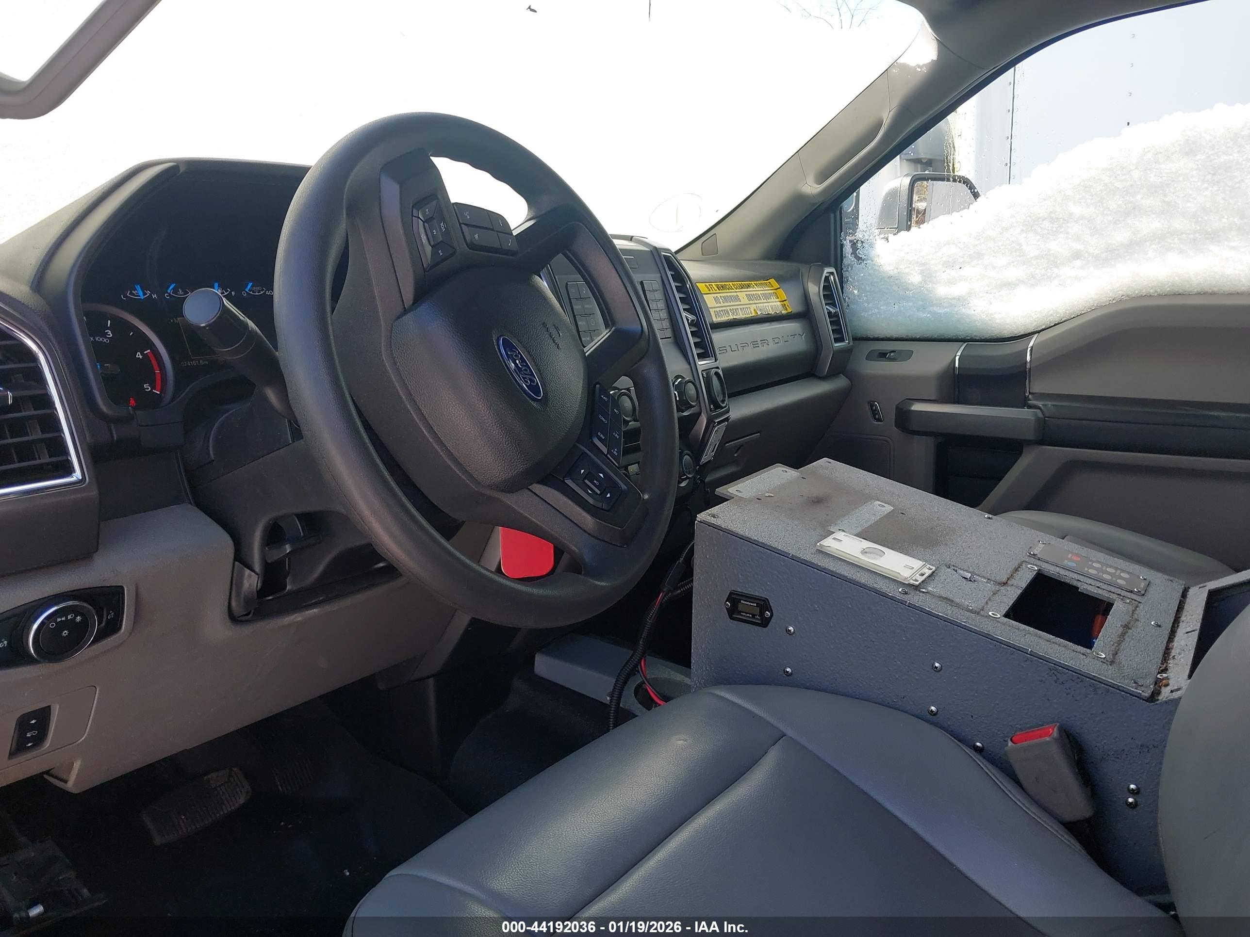 FORD F-550 image 7