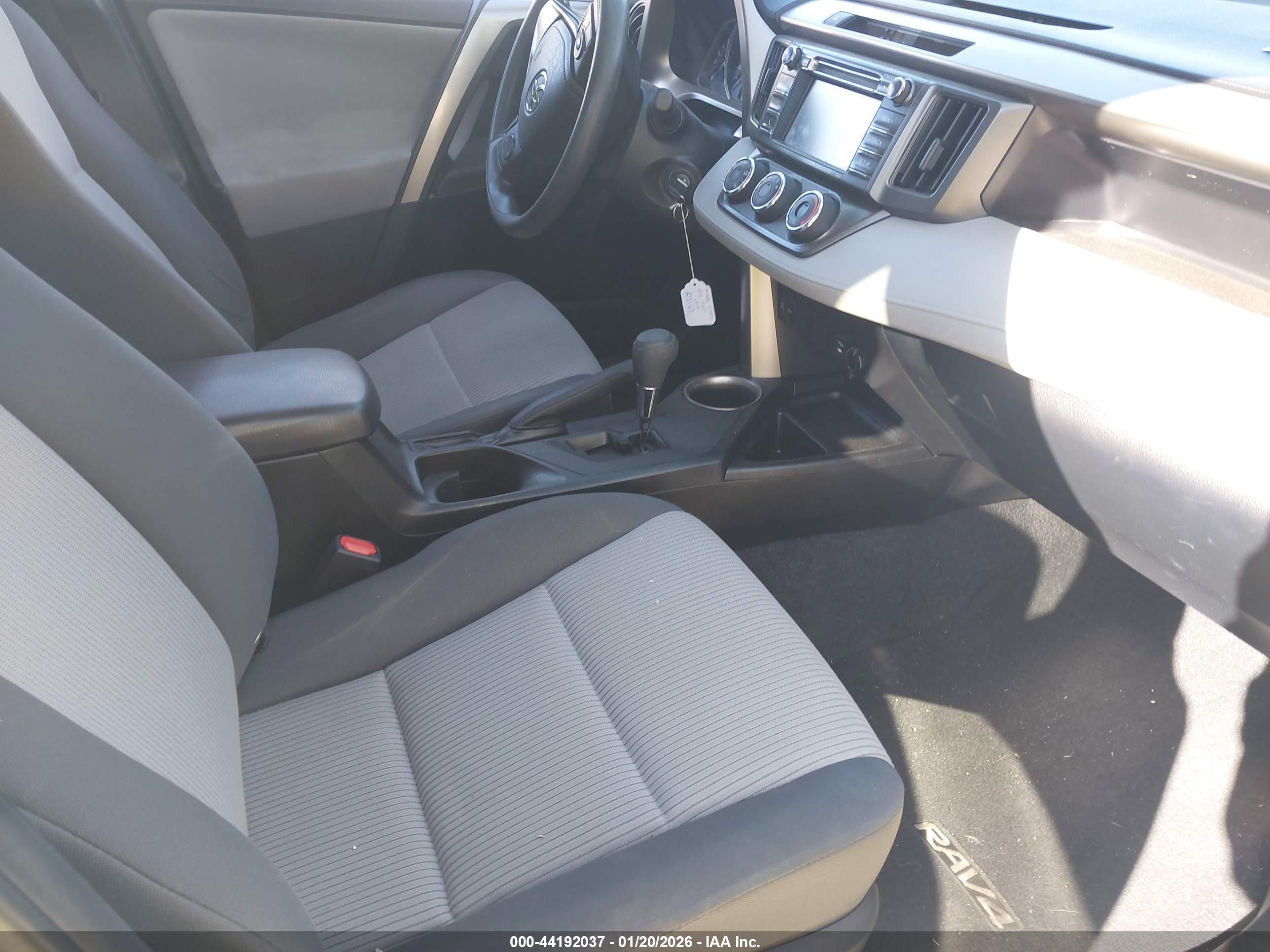 TOYOTA RAV4 image 5