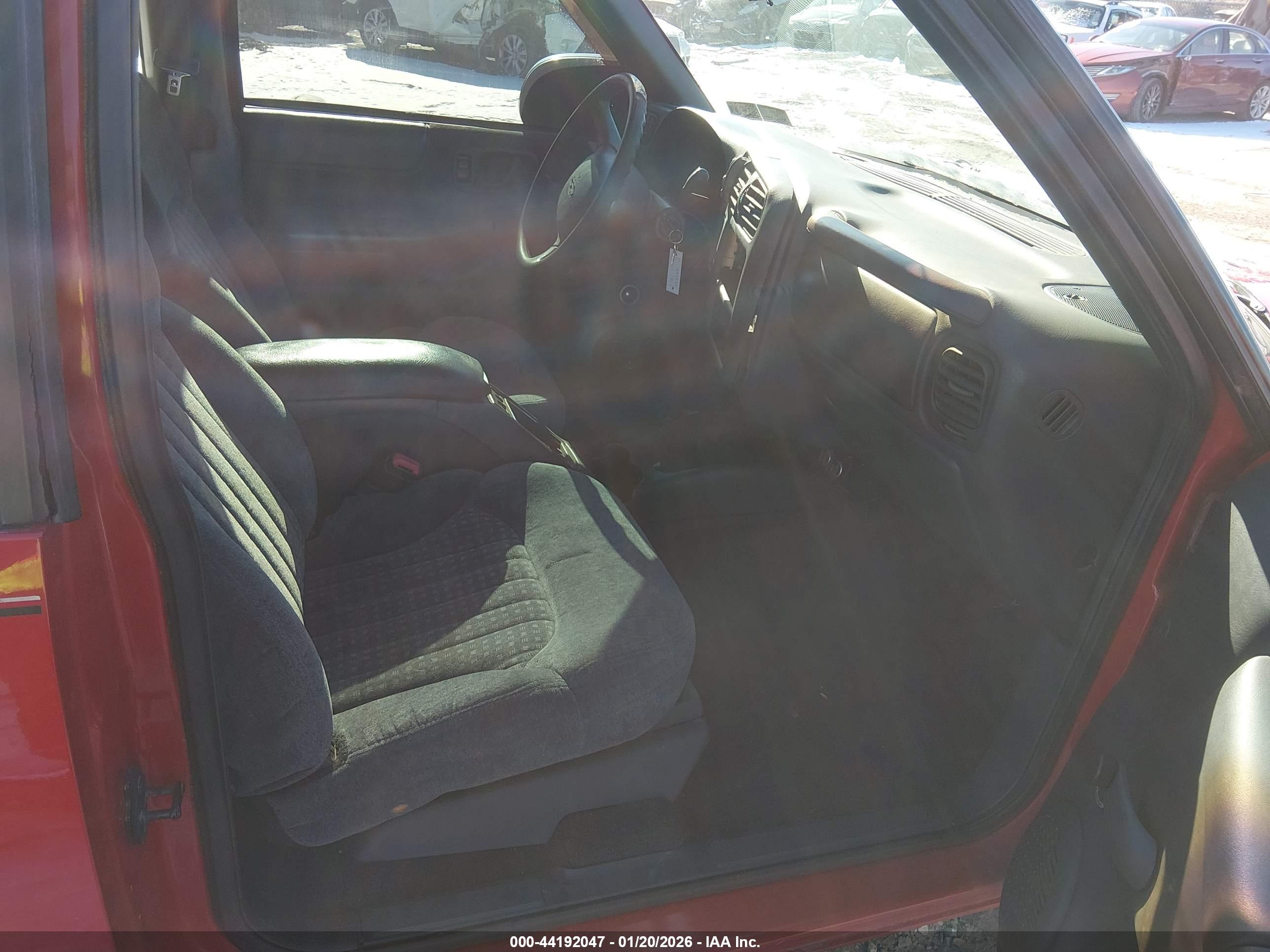 CHEVROLET S-10 image 5