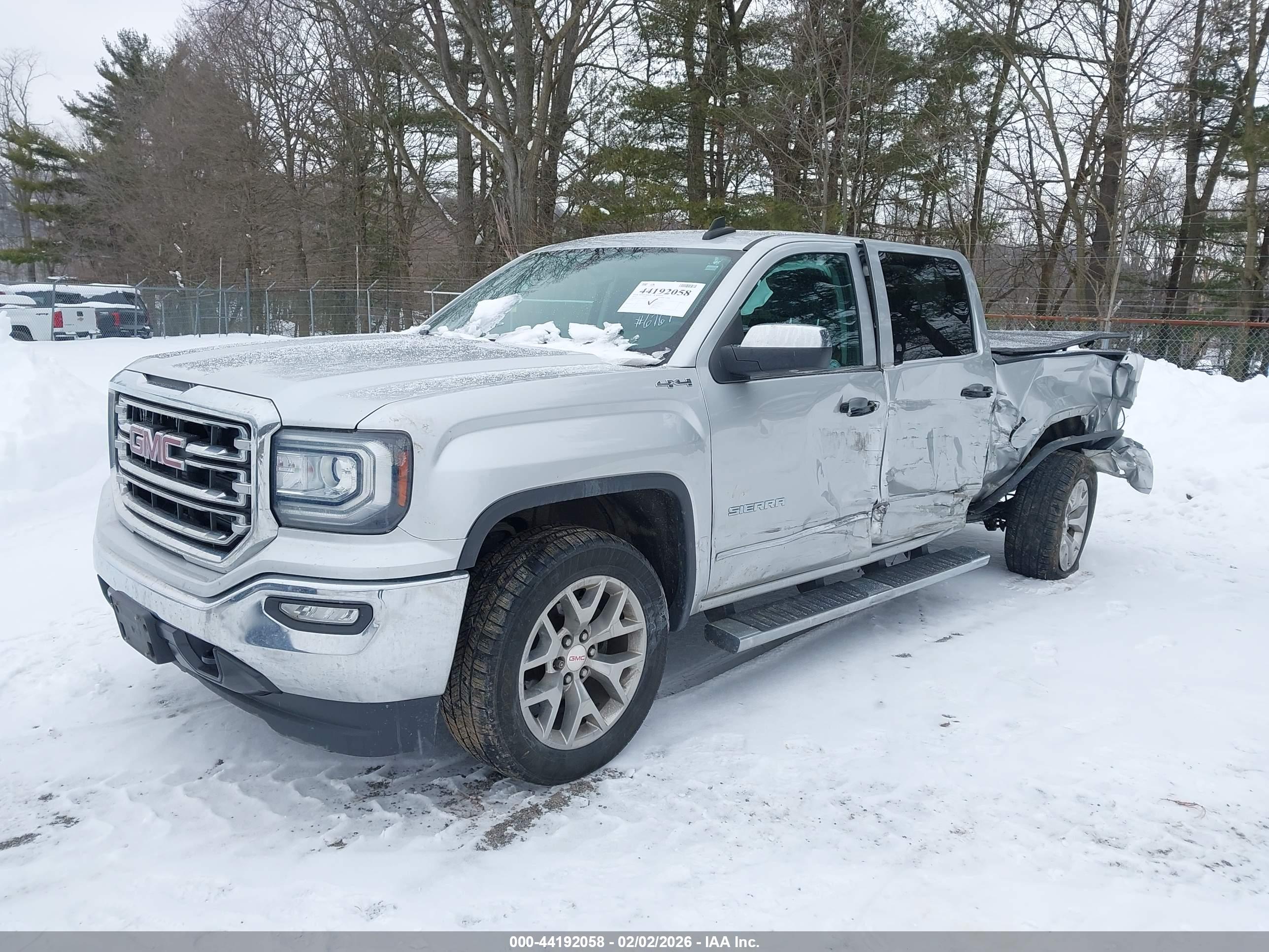 GMC SIERRA image 2