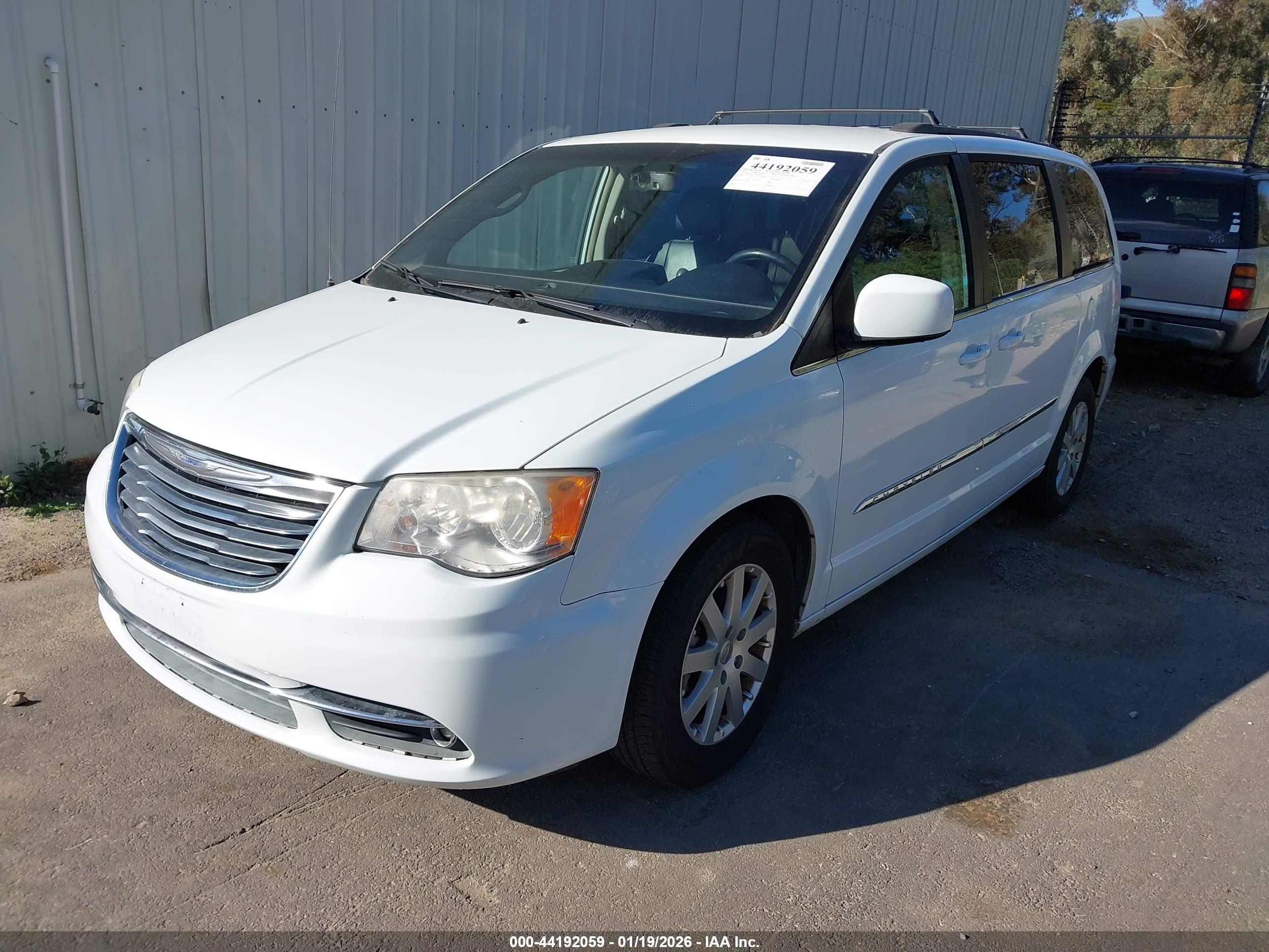 CHRYSLER TOWN image 2