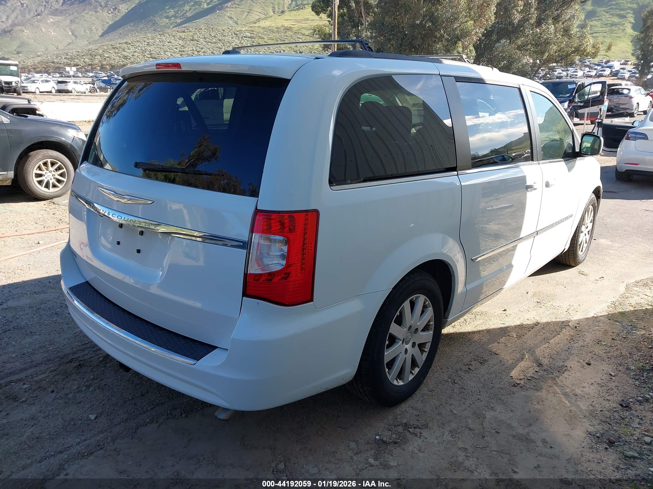 CHRYSLER TOWN image 4