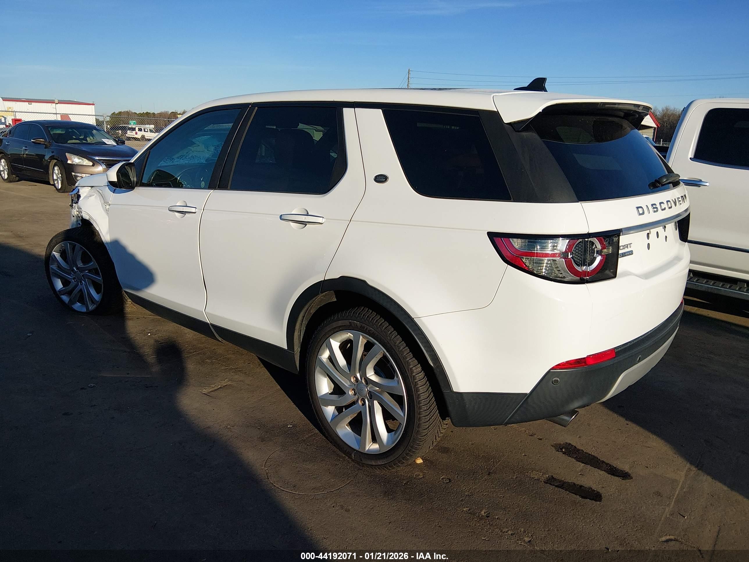 LAND ROVER image 3