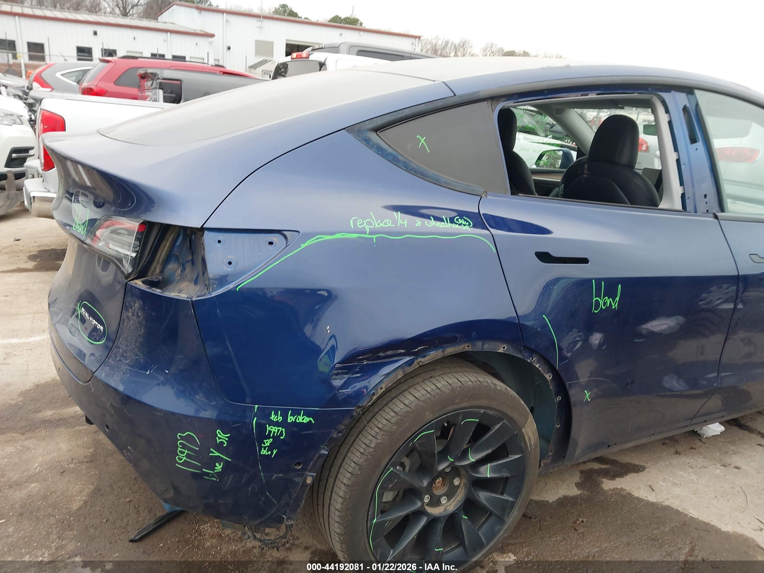 TESLA MODEL image 6