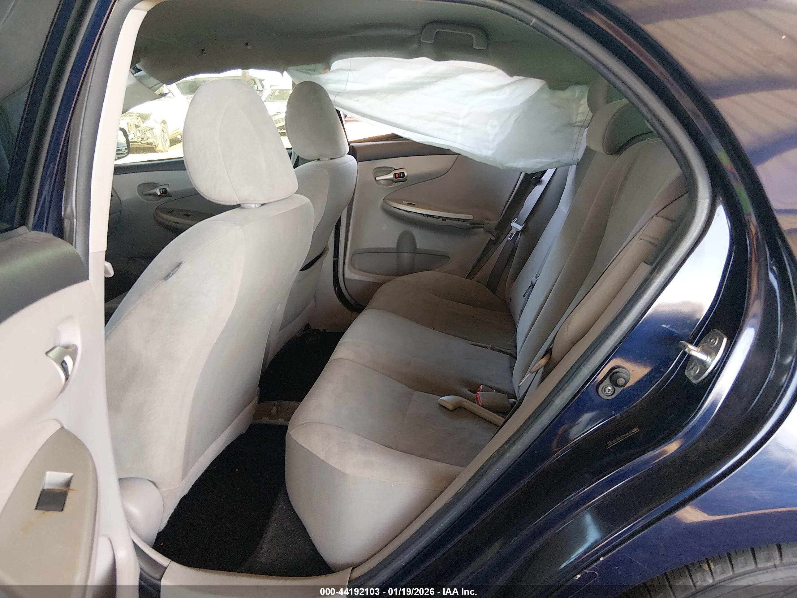 TOYOTA COROLLA image 8
