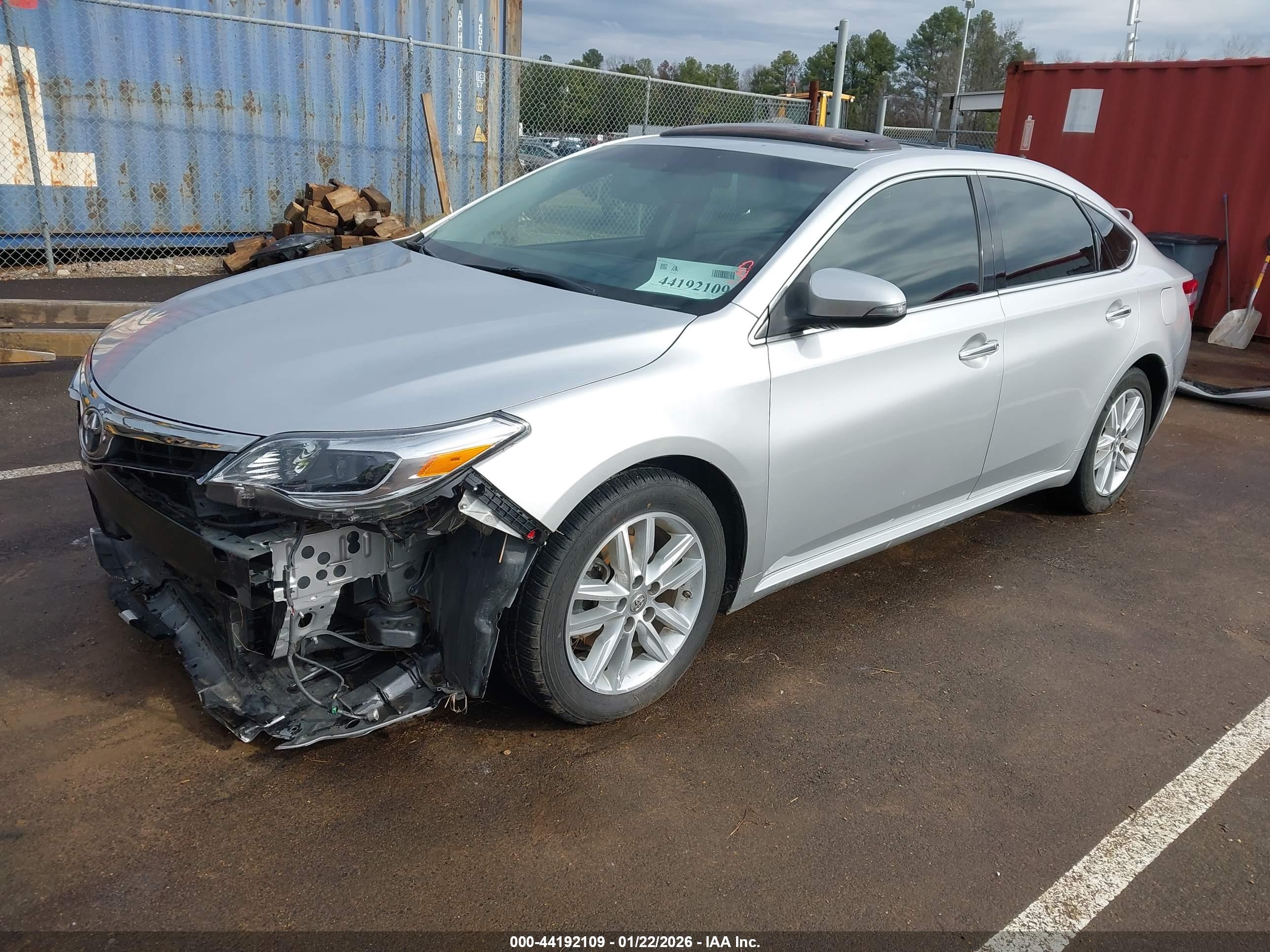 TOYOTA AVALON image 2