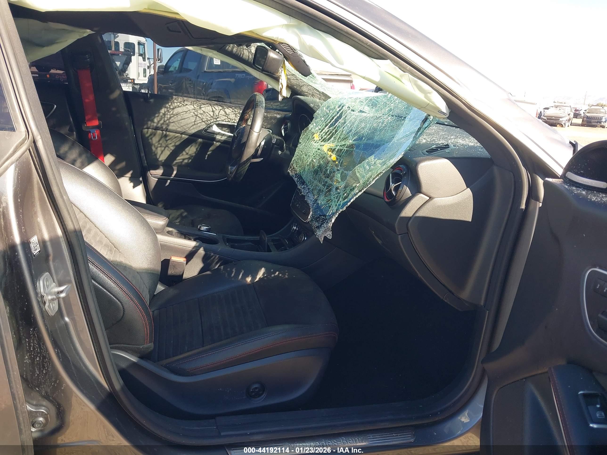 MERCEDES-BENZ CLA image 5