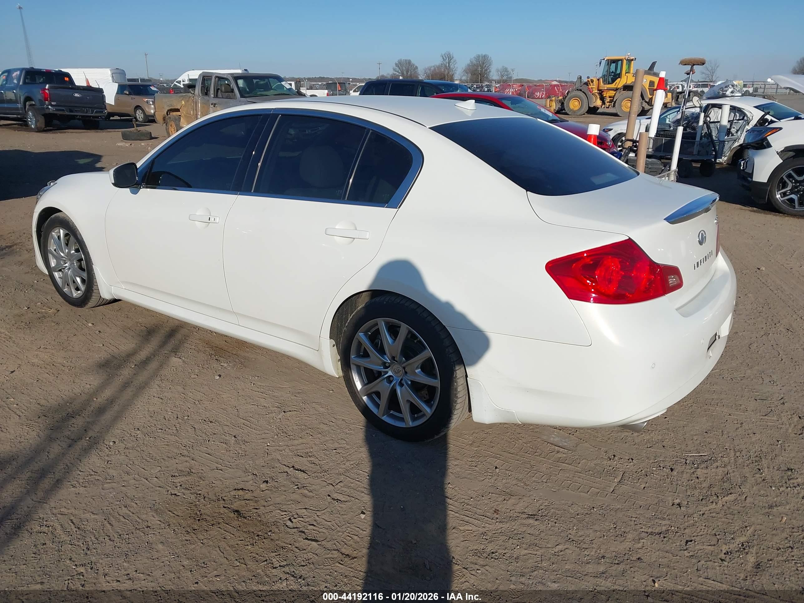 INFINITI G37 image 3