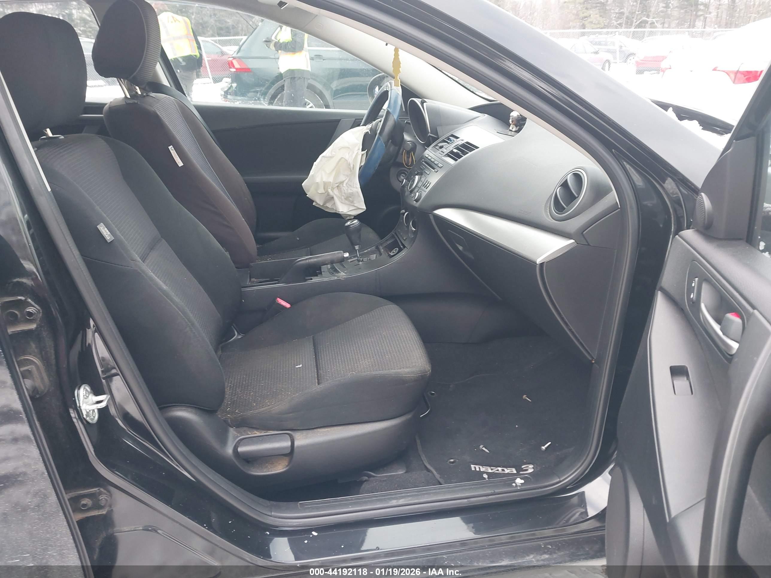 MAZDA MAZDA3 image 5