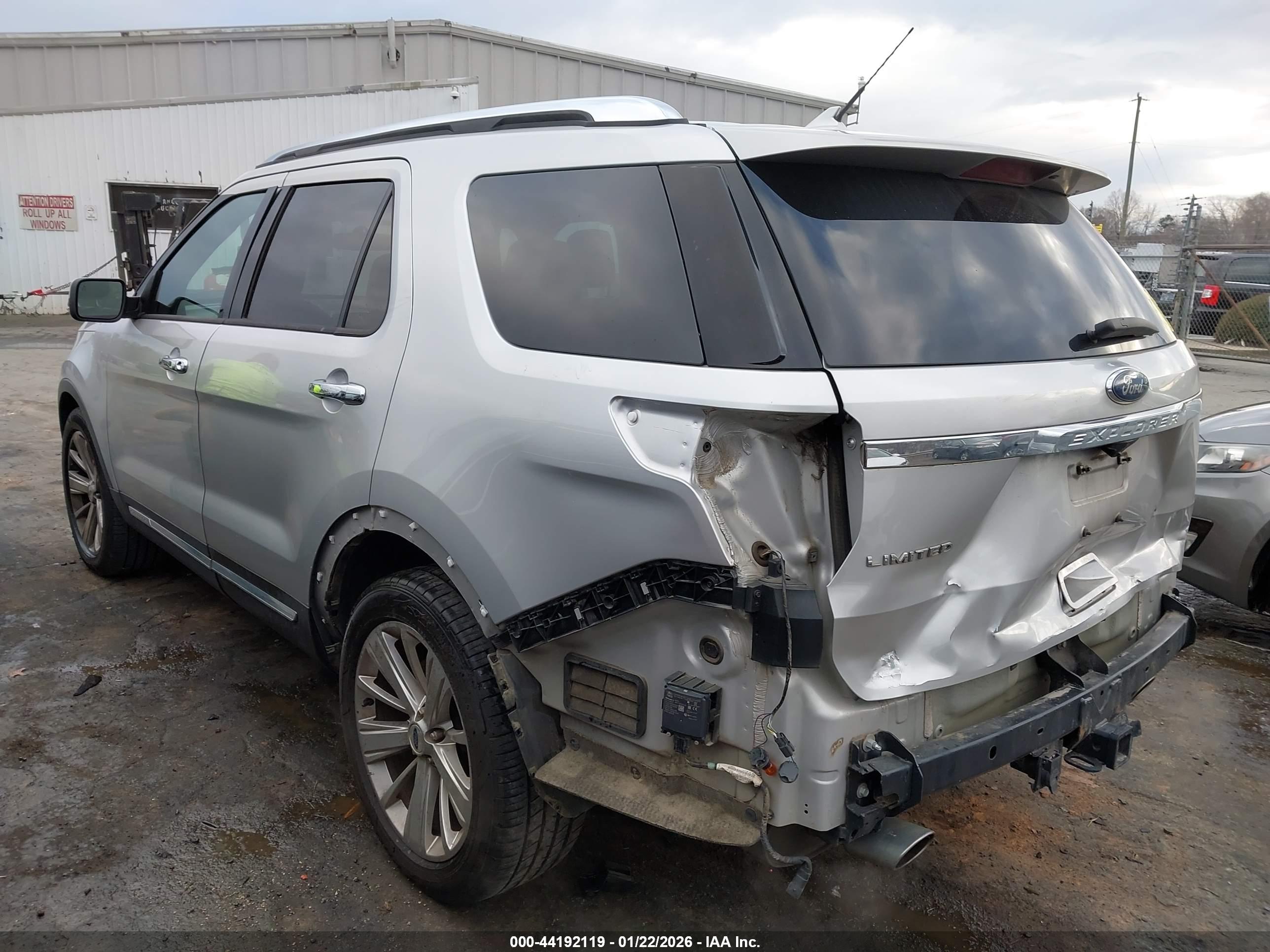 FORD EXPLORER image 3