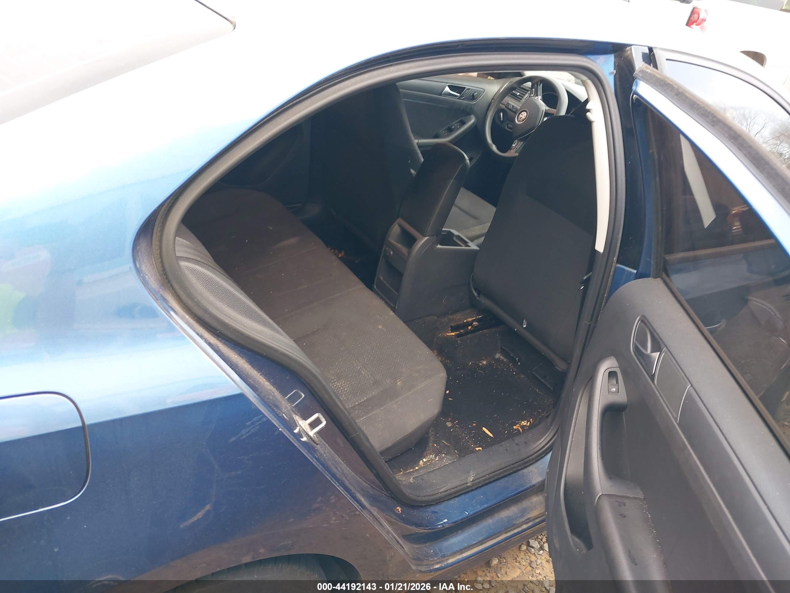 VOLKSWAGEN JETTA image 8